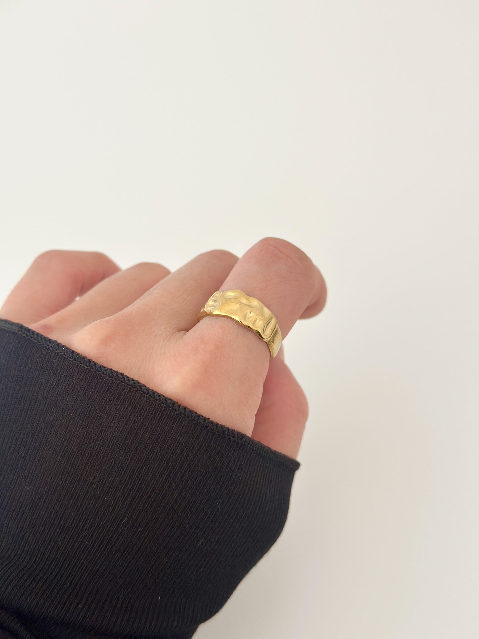 Golden Edge Ring - Jas | Gold Ring - Jas | Perfect On You