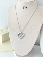 Hammered Heart Pendant Necklace - Jas | Gold & silver necklace - Jas | Perfect On You