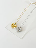 Hammered Heart Pendant Necklace - Jas | Gold & silver necklace - Jas | Perfect On You
