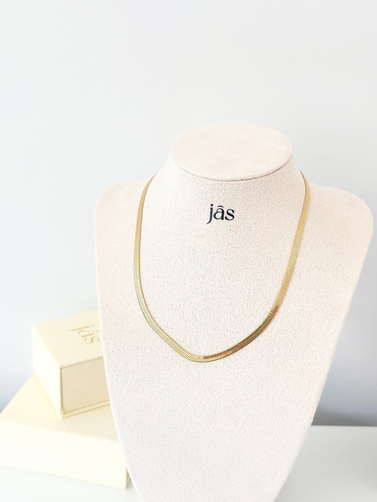 Herringbone chain Necklace - Jas | Gold & silver necklace - Jas | Perfect On You