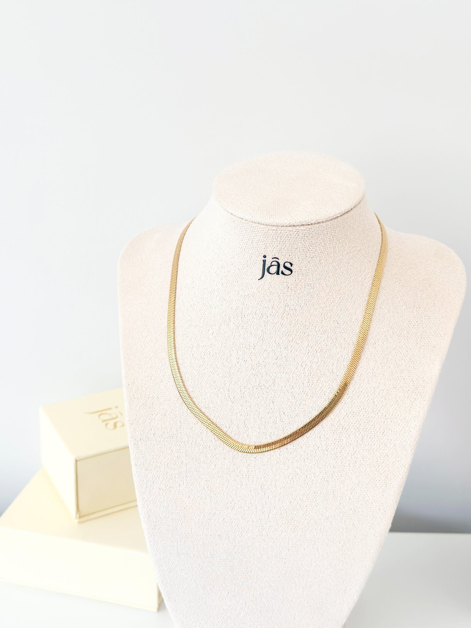 Herringbone chain Necklace - Jas | Gold & silver necklace - Jas | Perfect On You