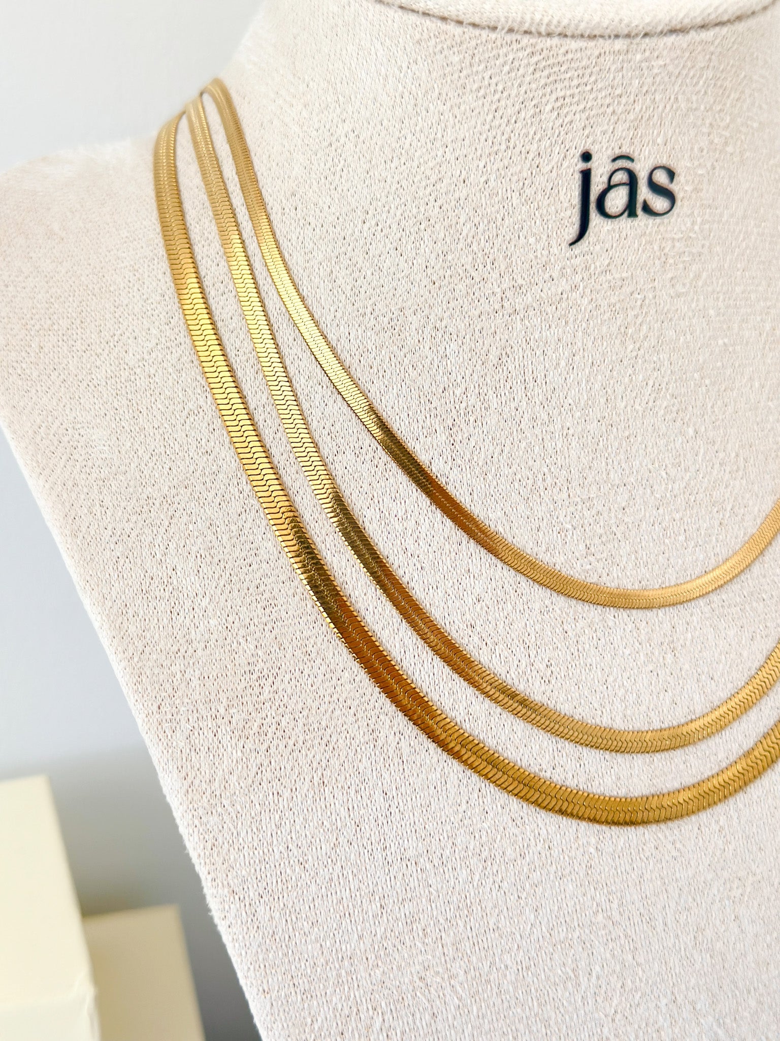 Herringbone Necklace - JAS | Gold necklace - Jas | Perfect On You