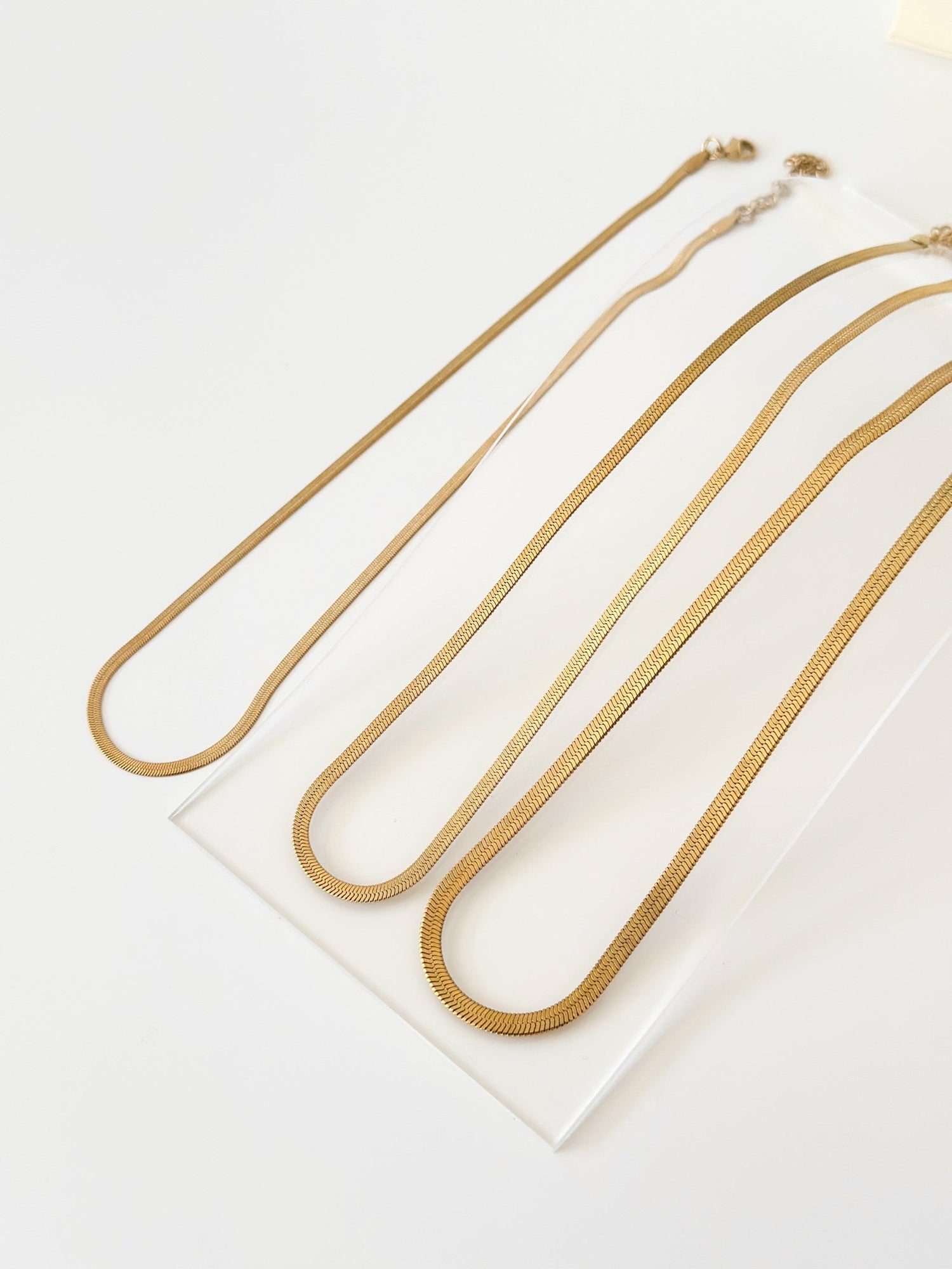 Herringbone Necklace - JAS | Gold necklace - Jas | Perfect On You