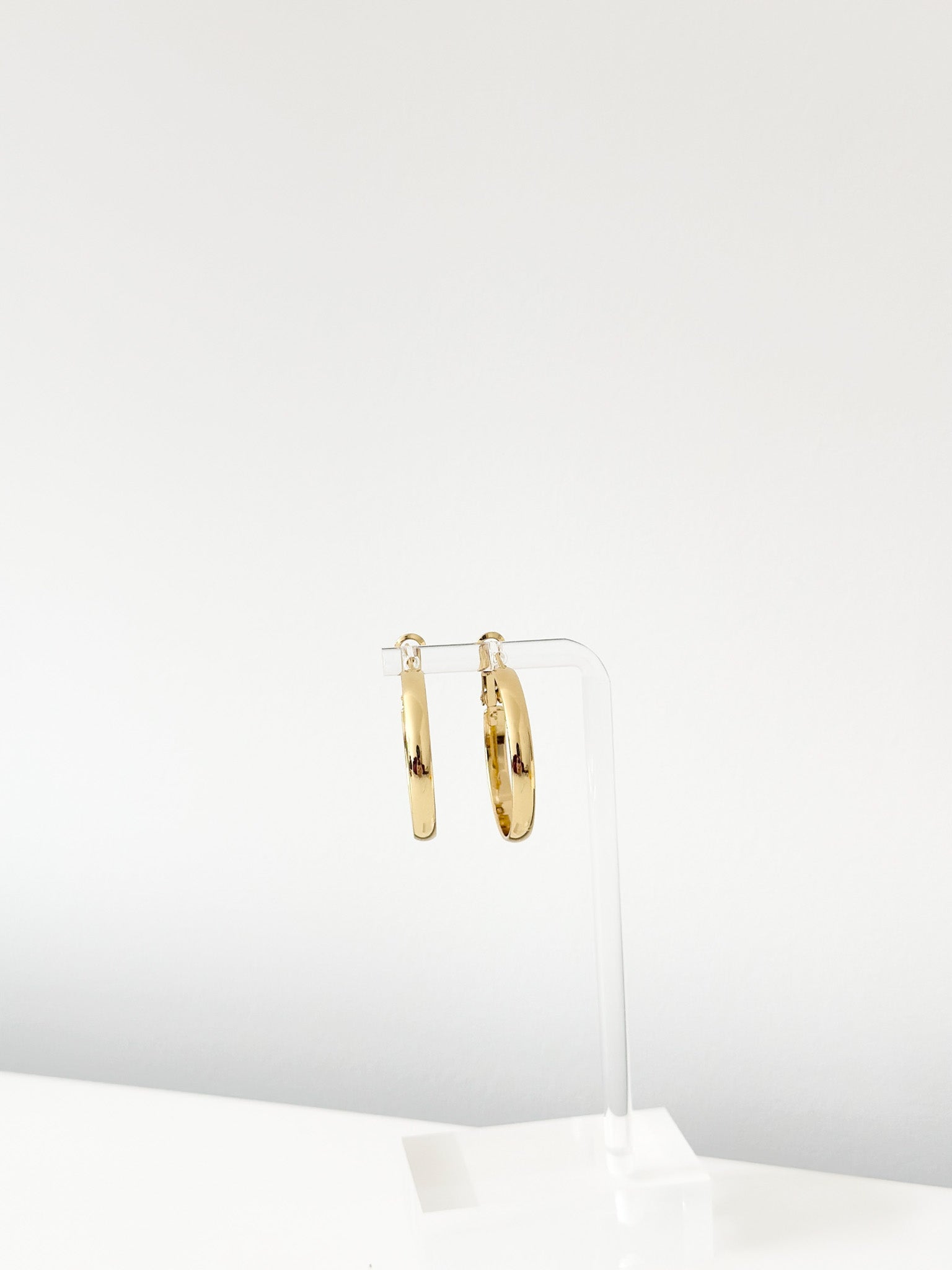 Isla Wide Hoops - Jas | Hoop Earrings - Jas | Perfect On You