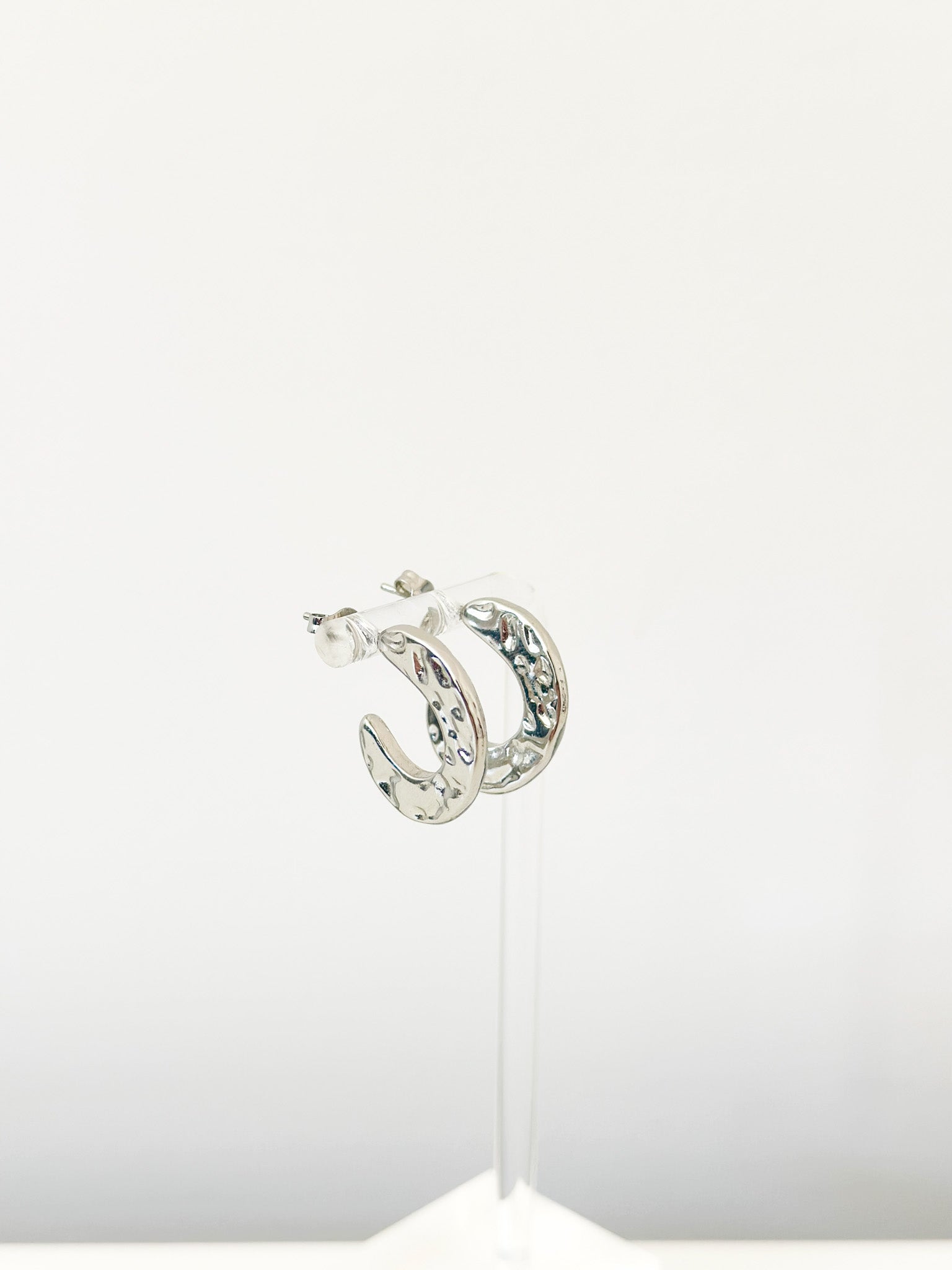 Lea Wave Hoops - Jas | Hoop Earrings - Jas | Perfect On You