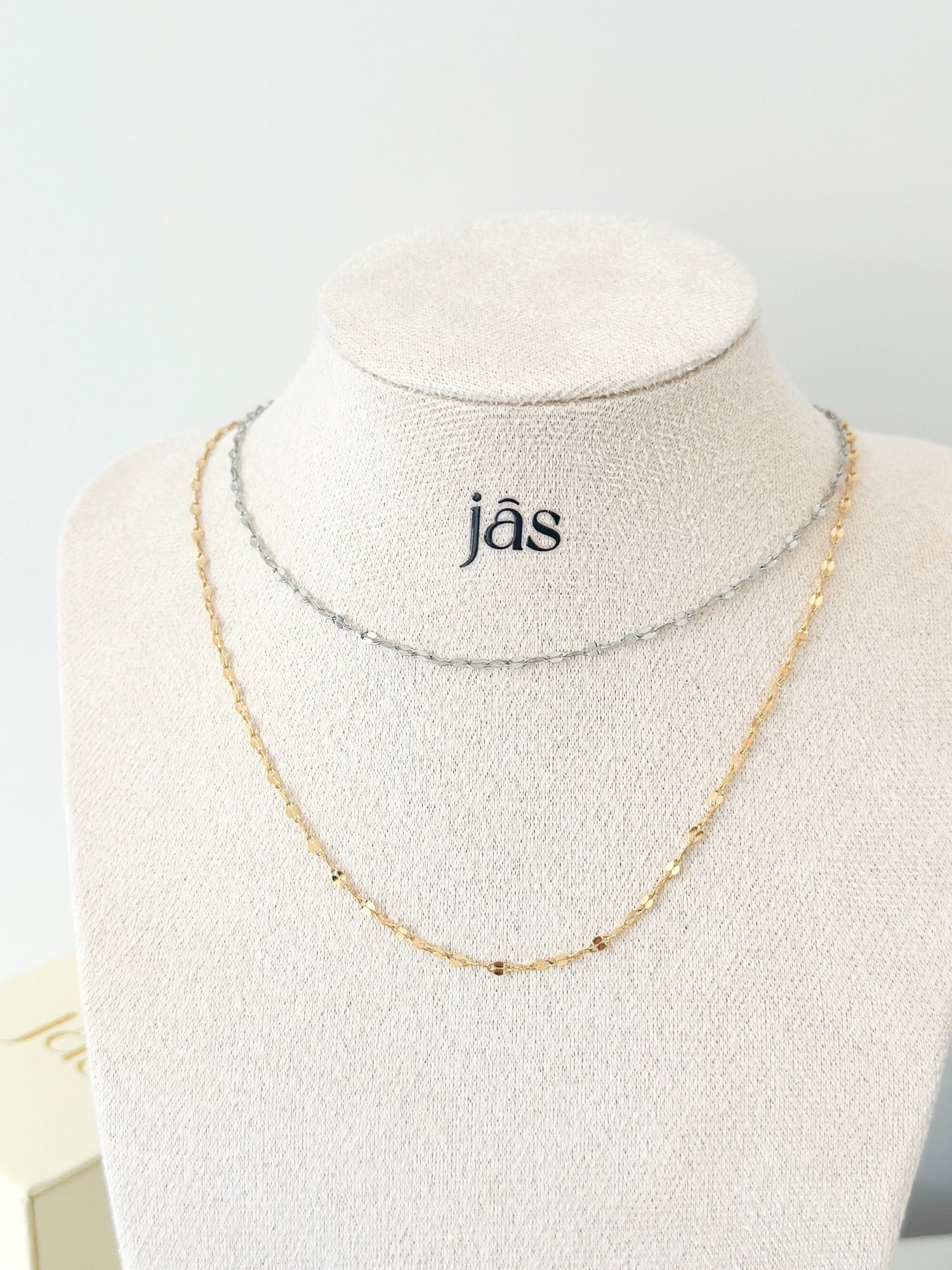 Lip Chain Necklace - Jas | Gold & silver necklace - Jas | Perfect On You
