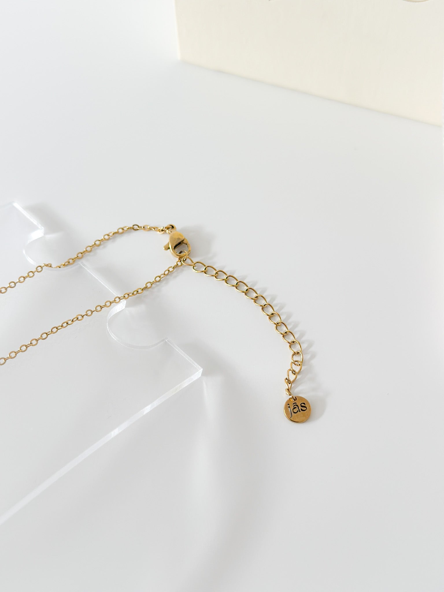 Lovel Necklace - Jas | Gold necklace - Jas | Perfect On You