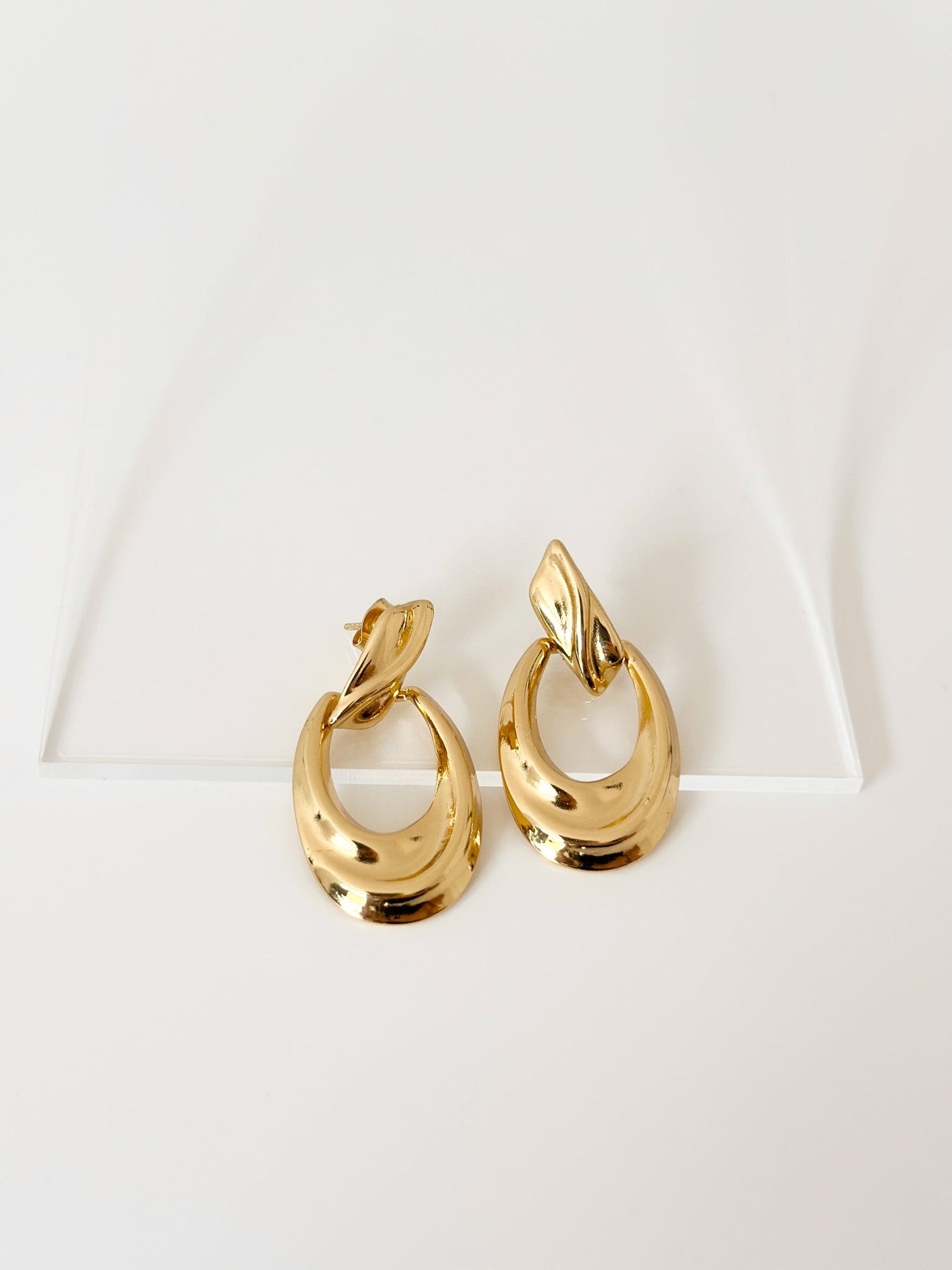 Lume Link Earrings - Jas | Gold Earring - Jas | Perfect On You