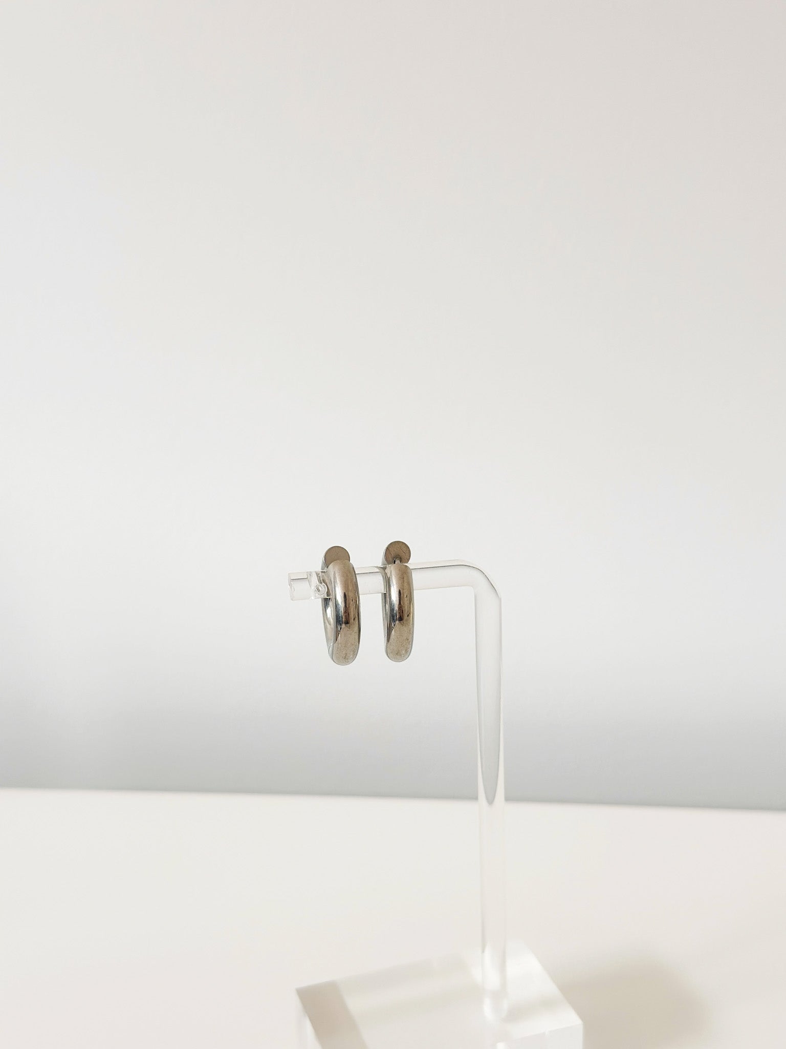 Luxe Curve Hoops - Jas | Silver Earring - Jas | Perfect On You