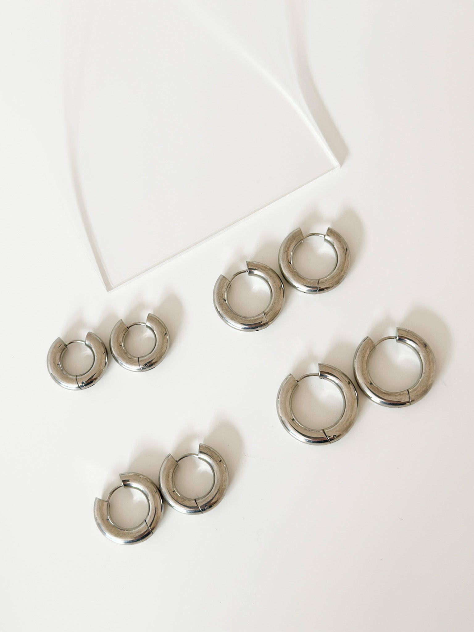 Luxe Curve Hoops - Jas | Silver Earring - Jas | Perfect On You