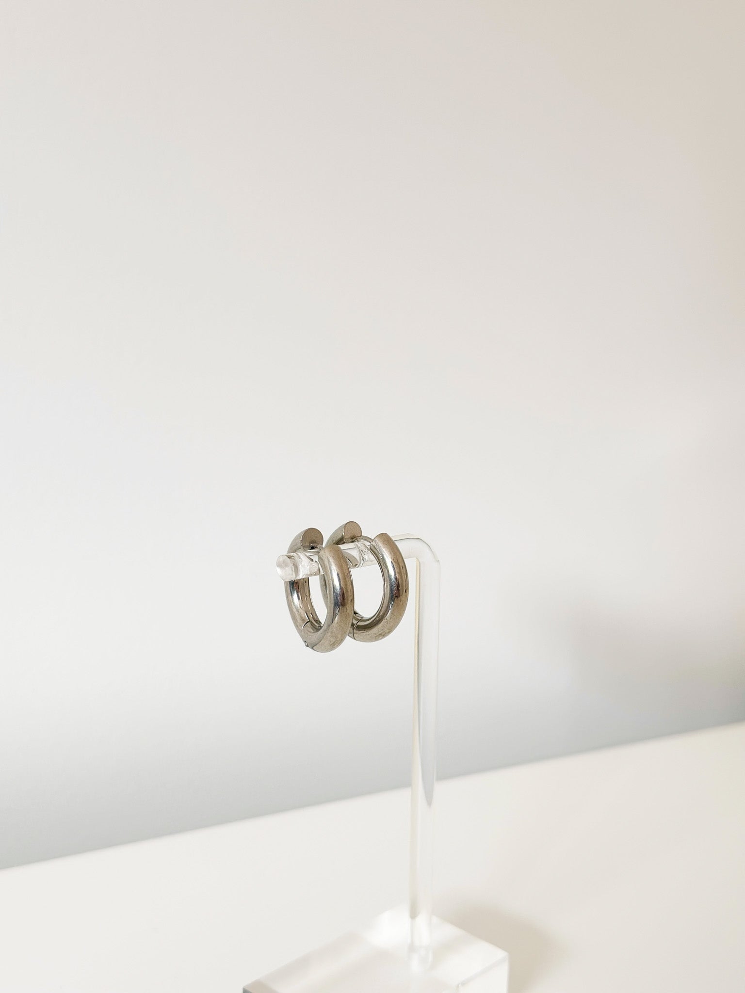 Luxe Curve Hoops - Jas | Silver Earring - Jas | Perfect On You