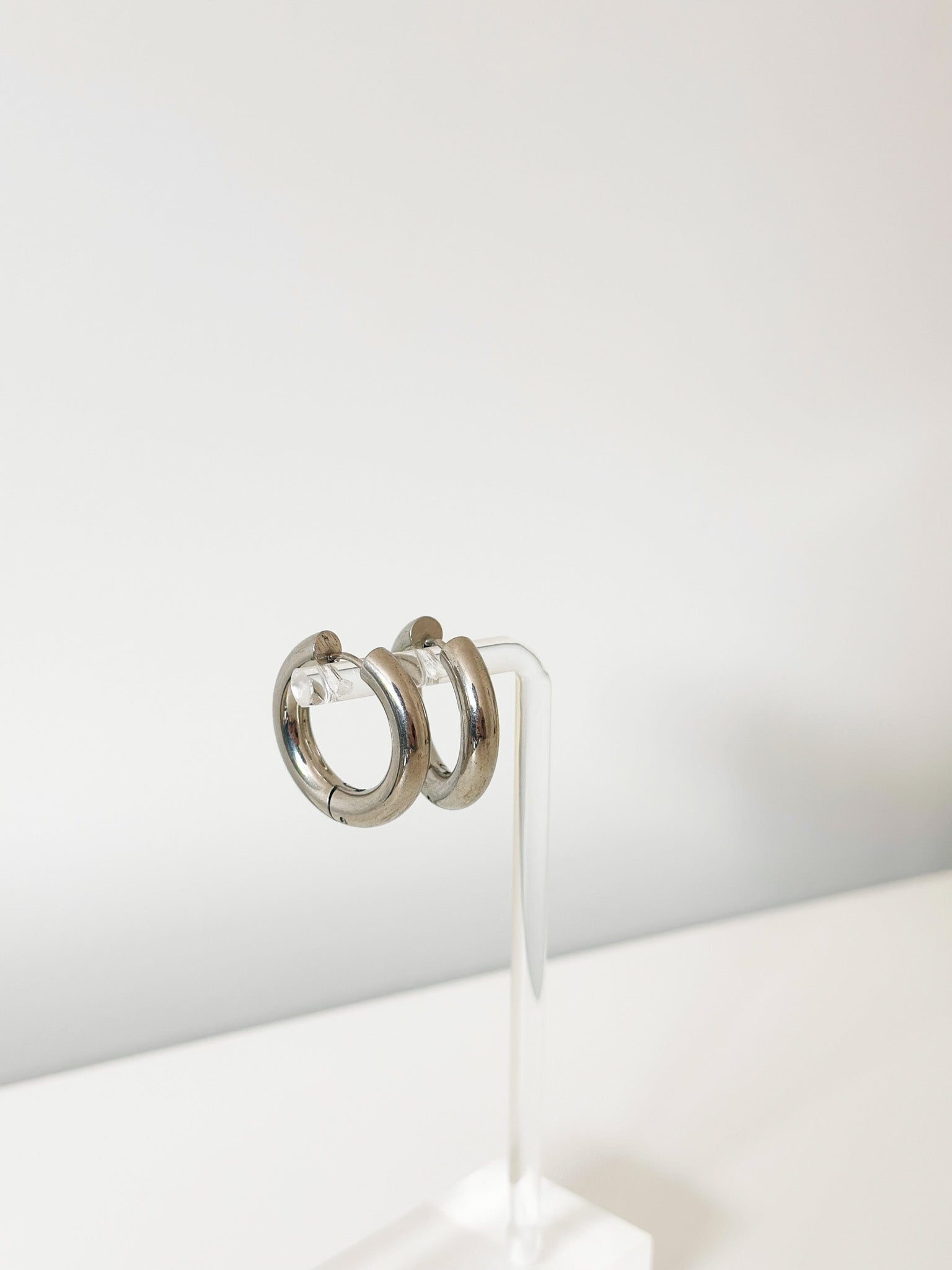 Luxe Curve Hoops - Jas | Silver Earring - Jas | Perfect On You