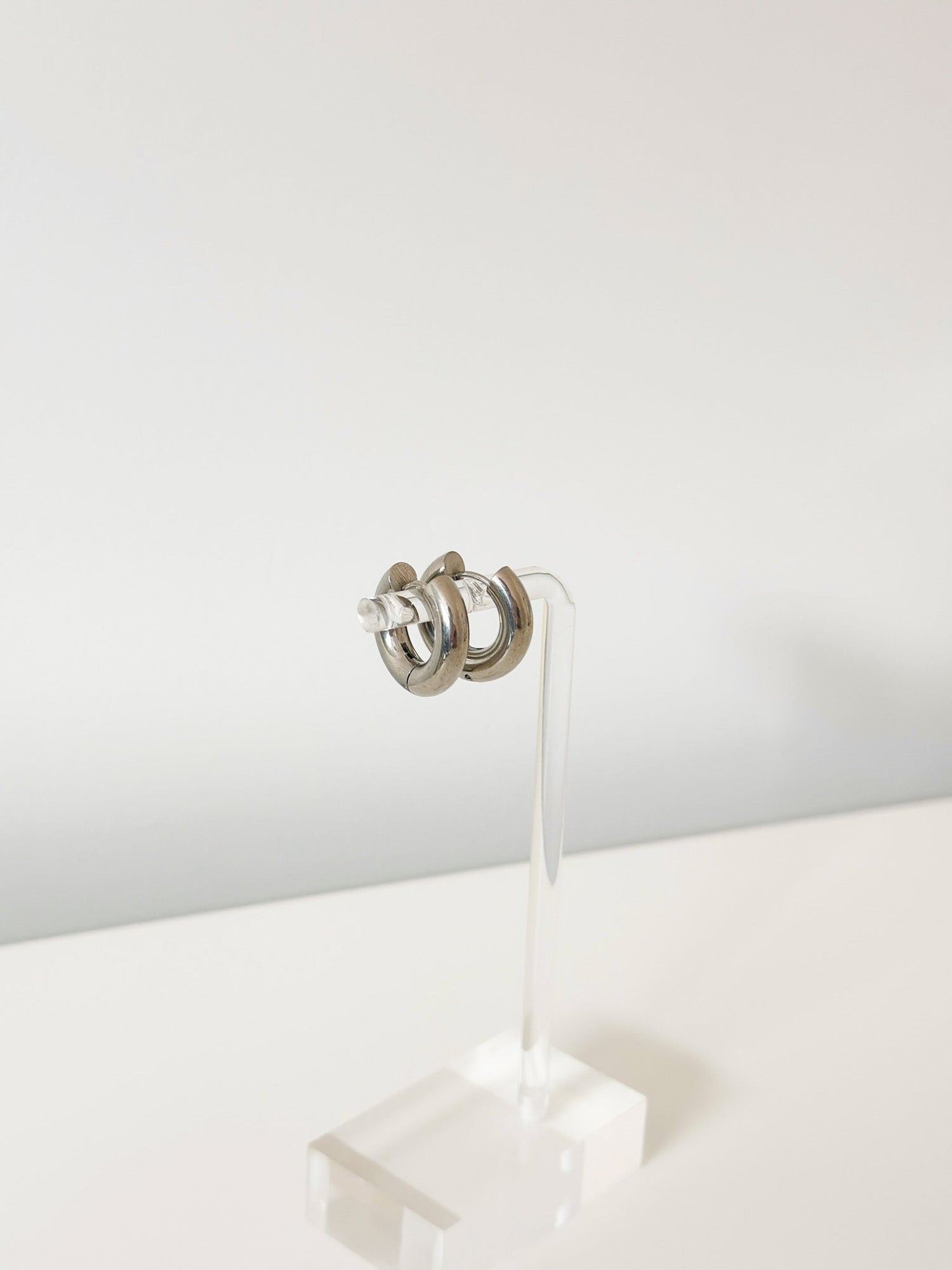 Luxe Curve Hoops - Jas | Silver Earring - Jas | Perfect On You