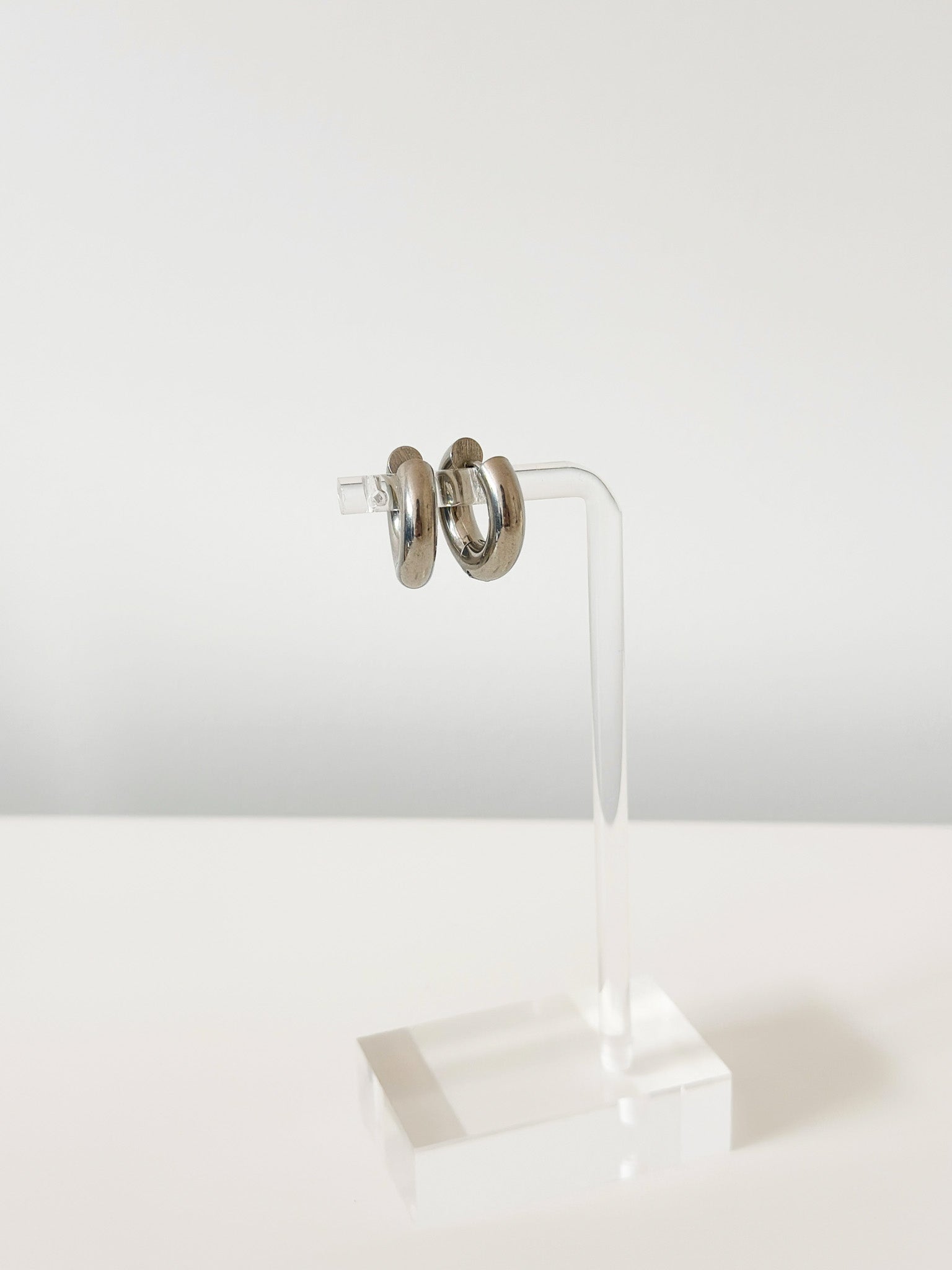 Luxe Curve Hoops - Jas | Silver Earring - Jas | Perfect On You