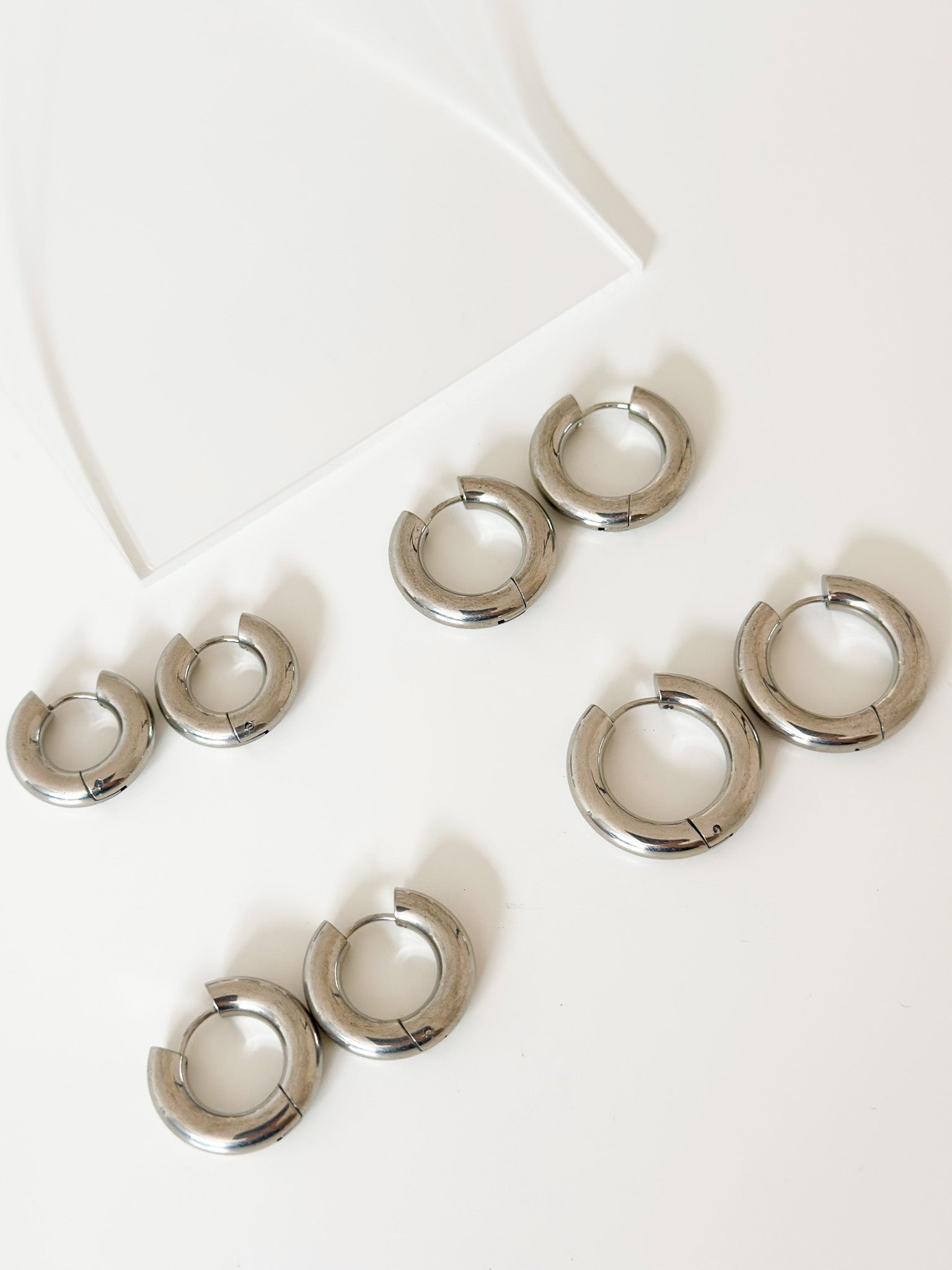 Luxe Curve Hoops - Jas | Silver Earring - Jas | Perfect On You