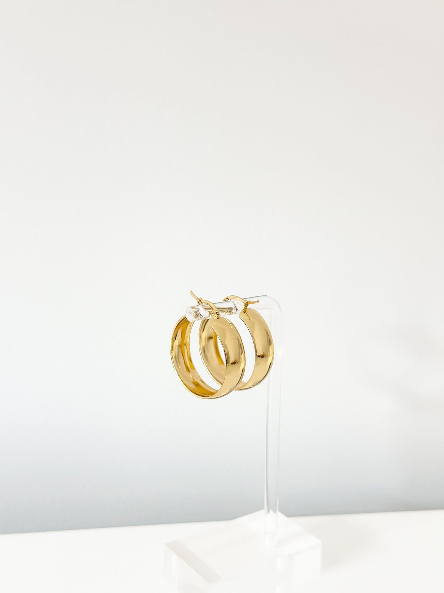 Noa Bold Hoops - Jas | Hoop Earrings - Jas | Perfect On You