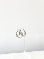 Noa Hoops - Jas | Hoop Earrings - Jas | Perfect On You