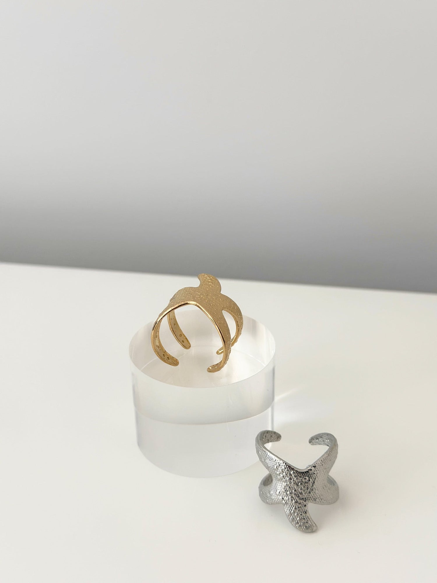 Ocean Embrace Ring - Jas | Gold & silver ring - Jas | Perfect On You