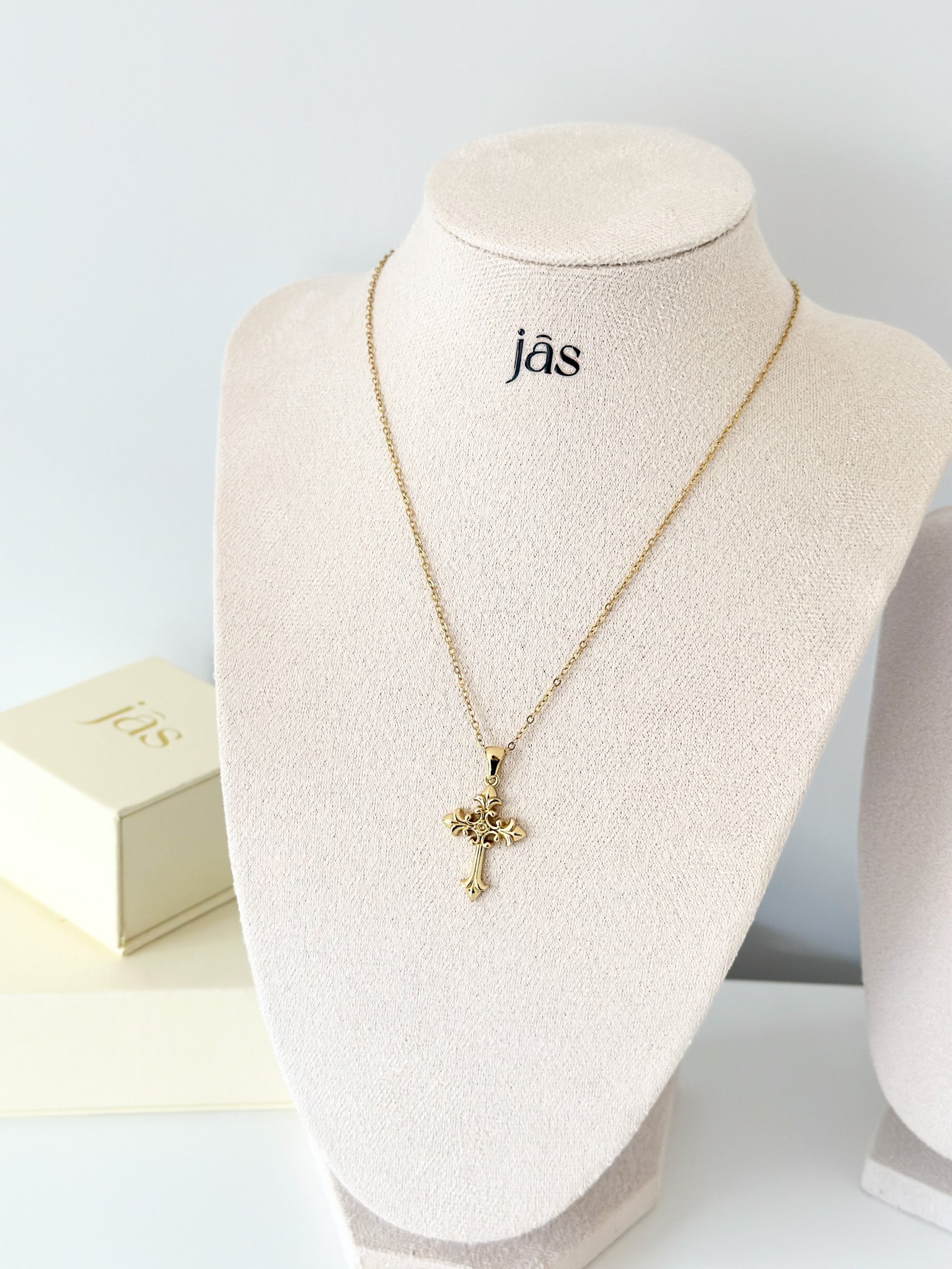 Ophelia Cross Necklace - Jas | Gold necklace - Jas | Perfect On You