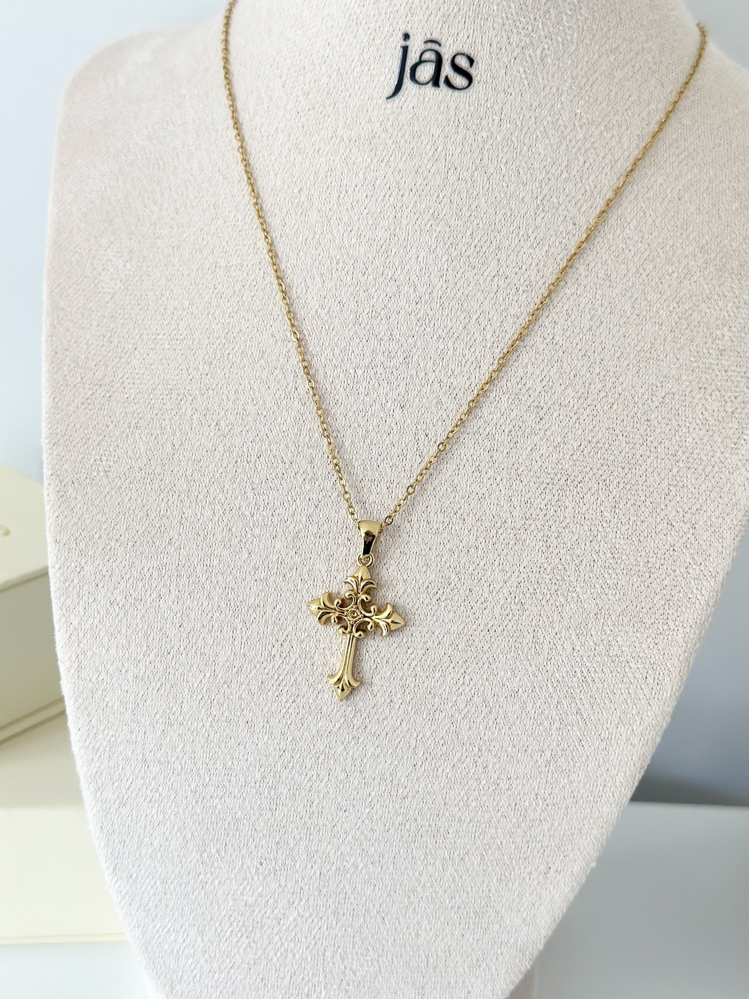 Ophelia Cross Necklace - Jas | Gold necklace - Jas | Perfect On You