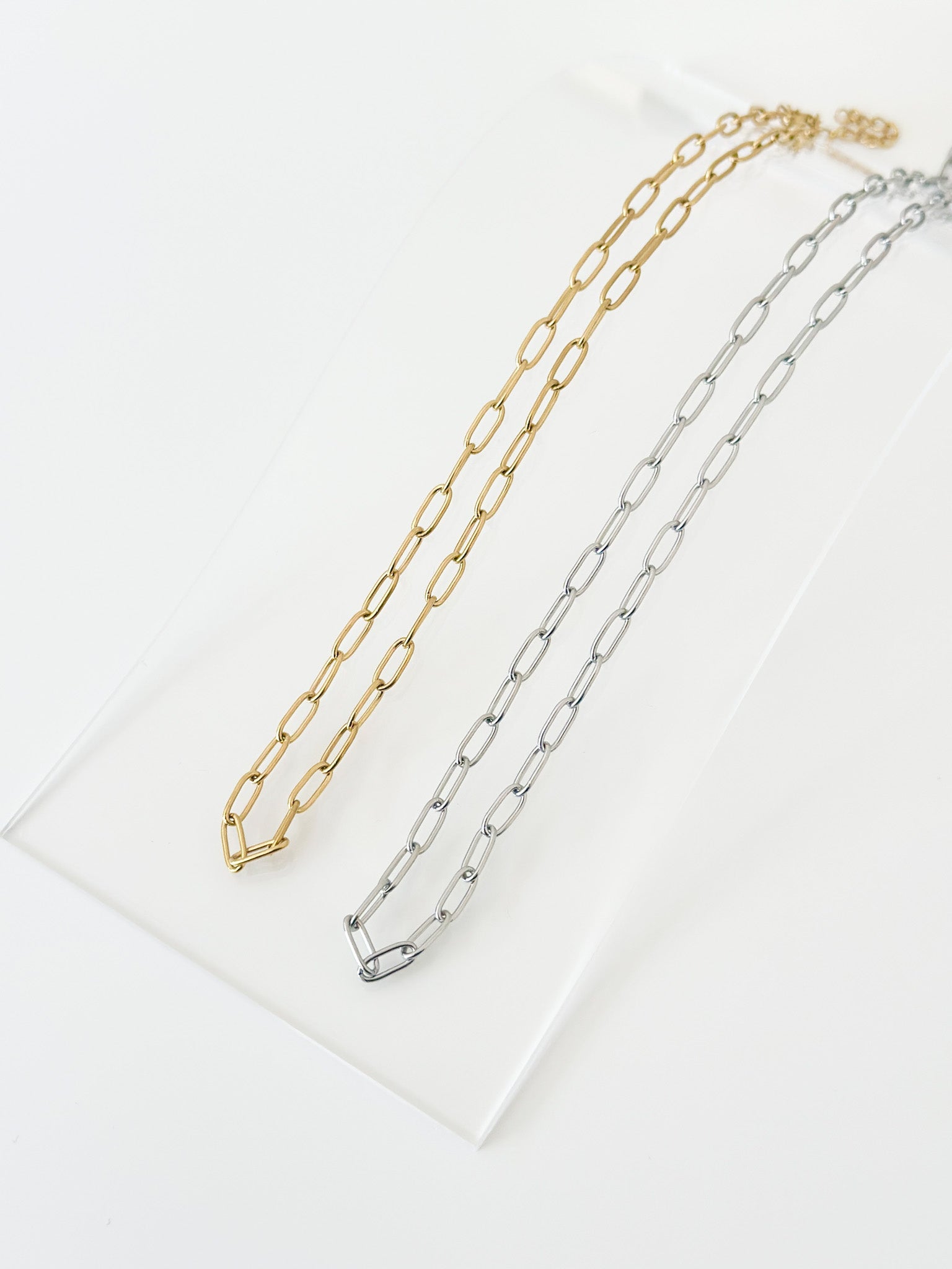 Paperclip Chain Necklace - Jas | Gold & silver necklace - Jas | Perfect On You