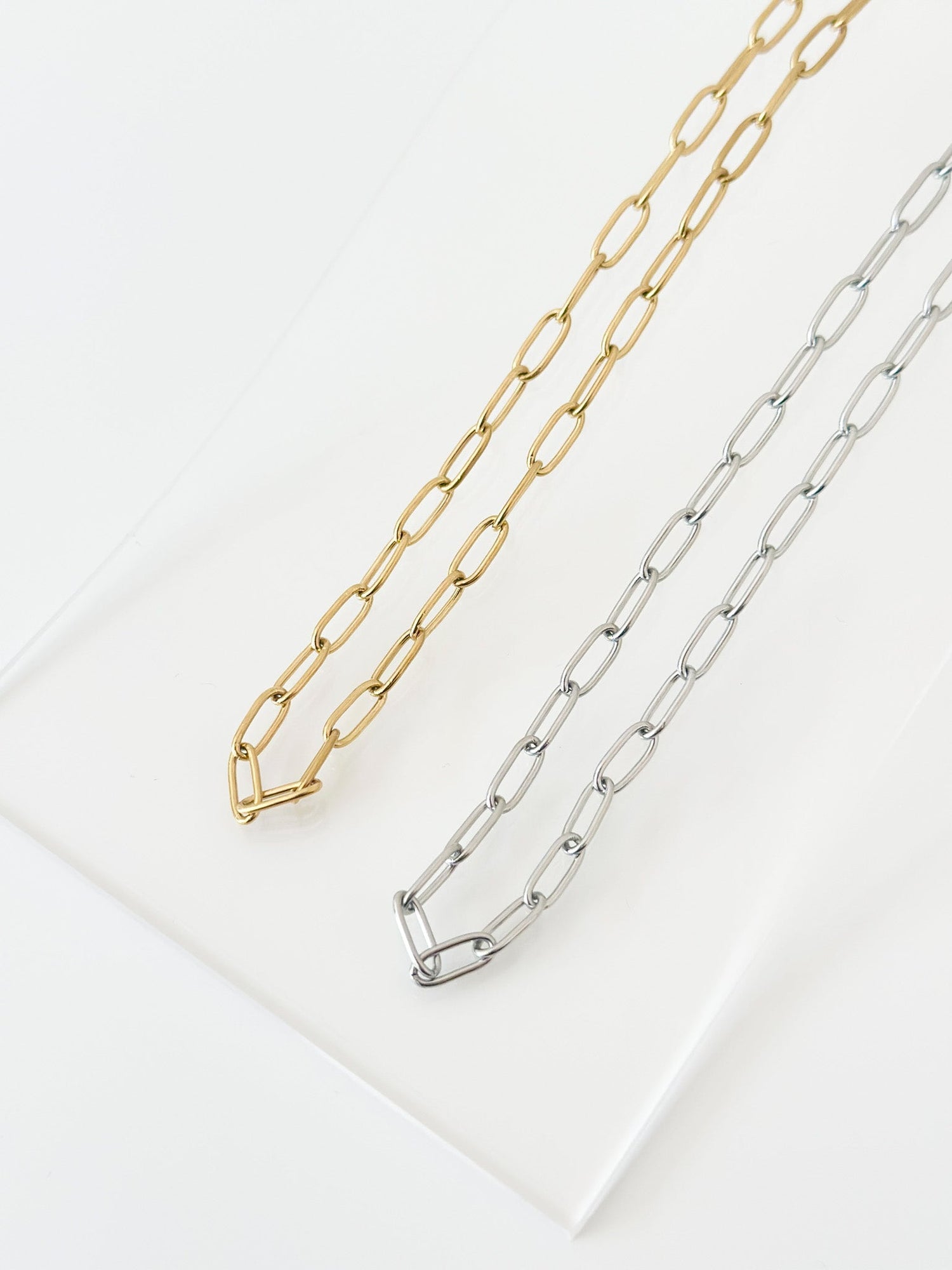 Paperclip Chain Necklace - Jas | Gold & silver necklace - Jas | Perfect On You