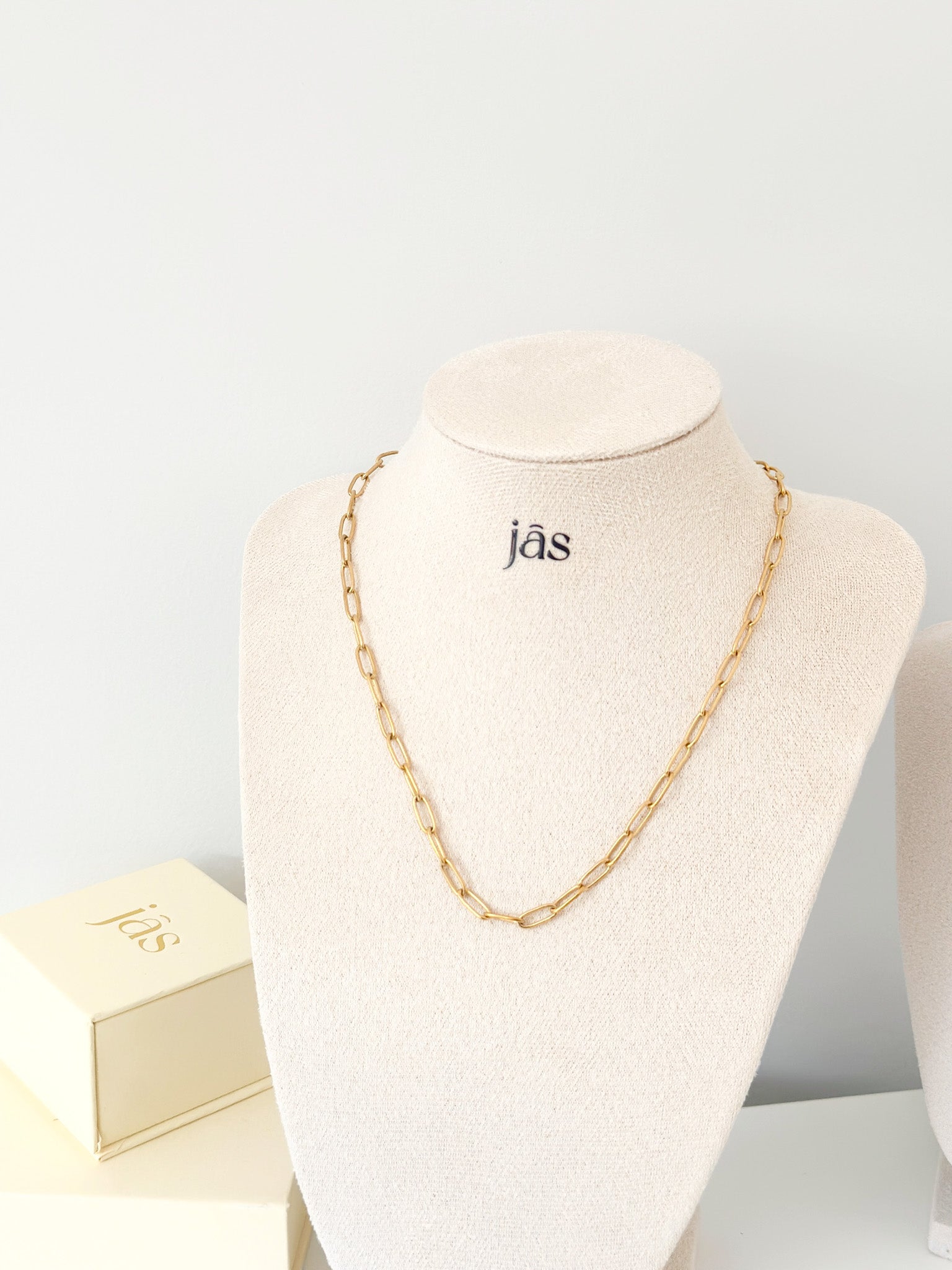 Paperclip Chain Necklace - Jas | Gold & silver necklace - Jas | Perfect On You