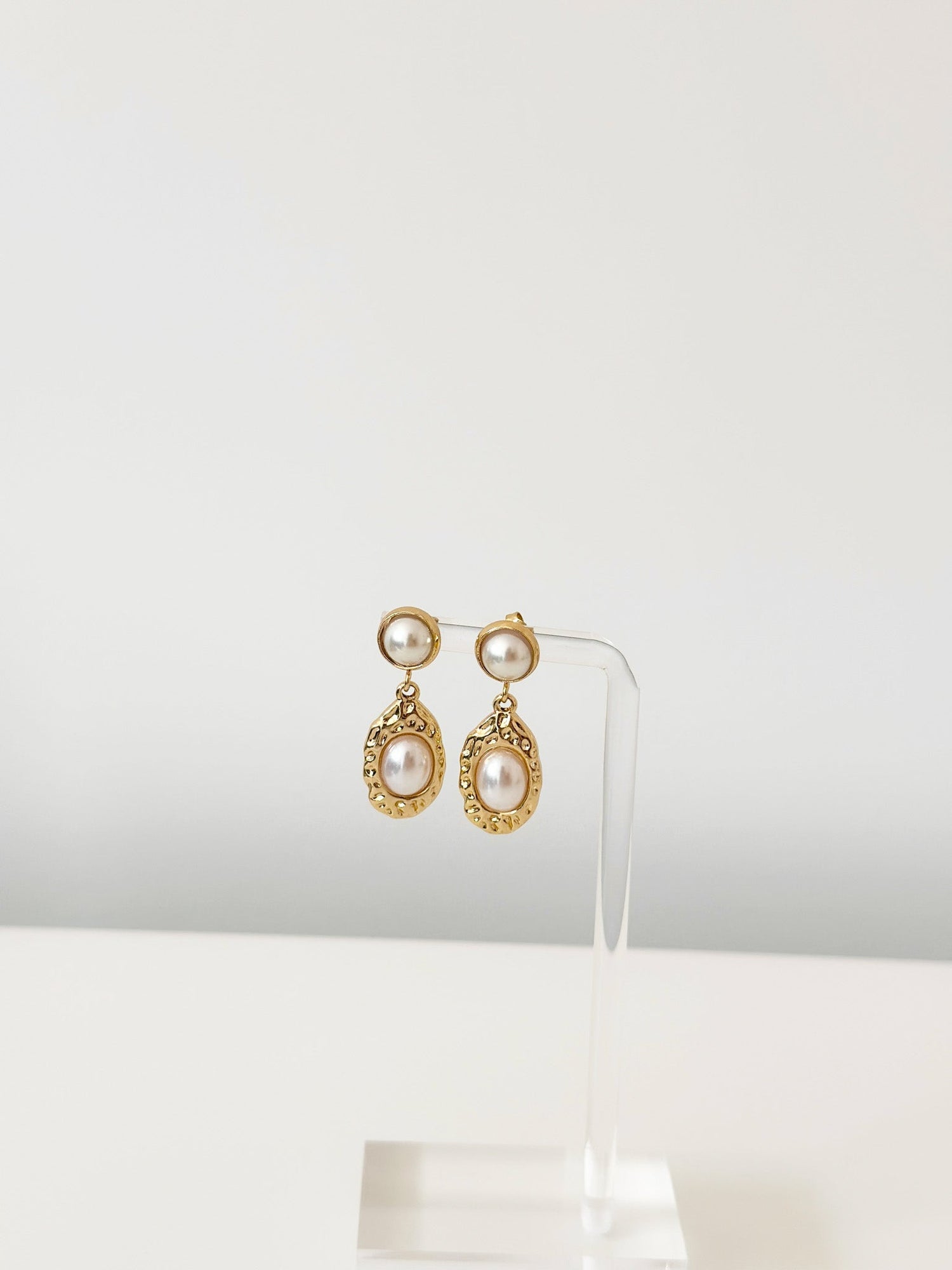 Pearl Orbit Earrings - Jas | Gold Earring - Jas | Perfect On You
