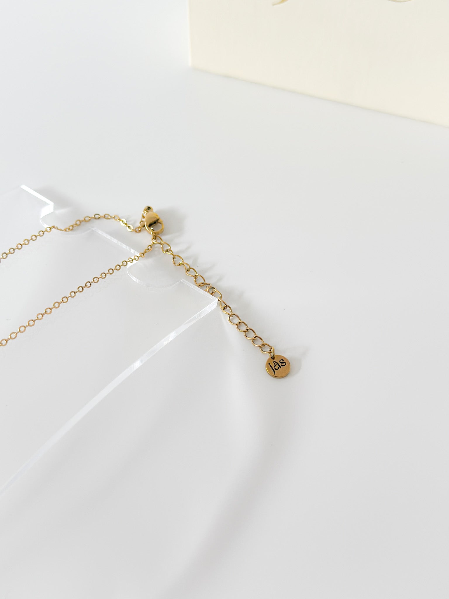 Plain Heart Necklace - Jas | Gold necklace - Jas | Perfect On You