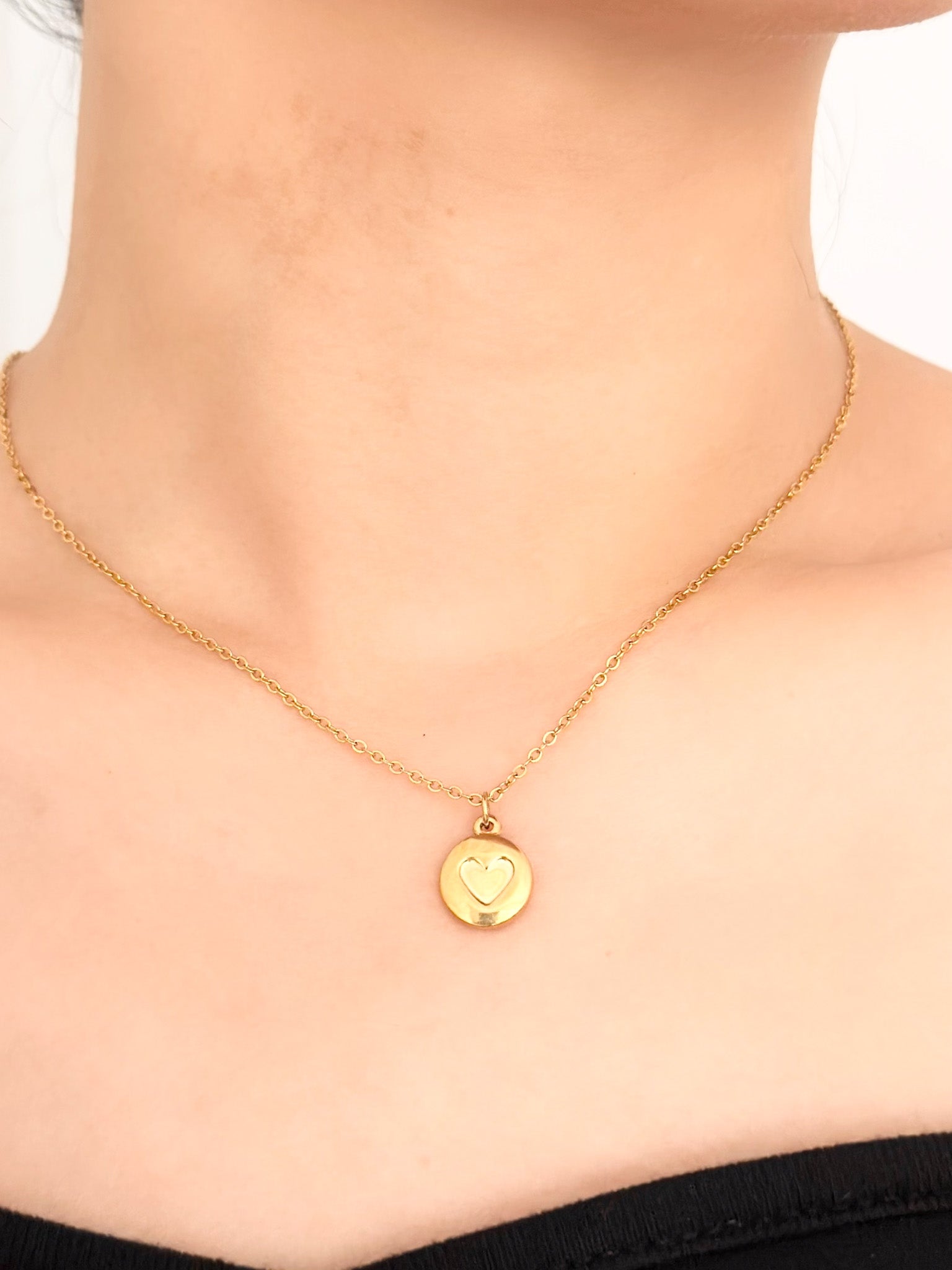 Plain Heart Necklace - Jas | Gold necklace - Jas | Perfect On You