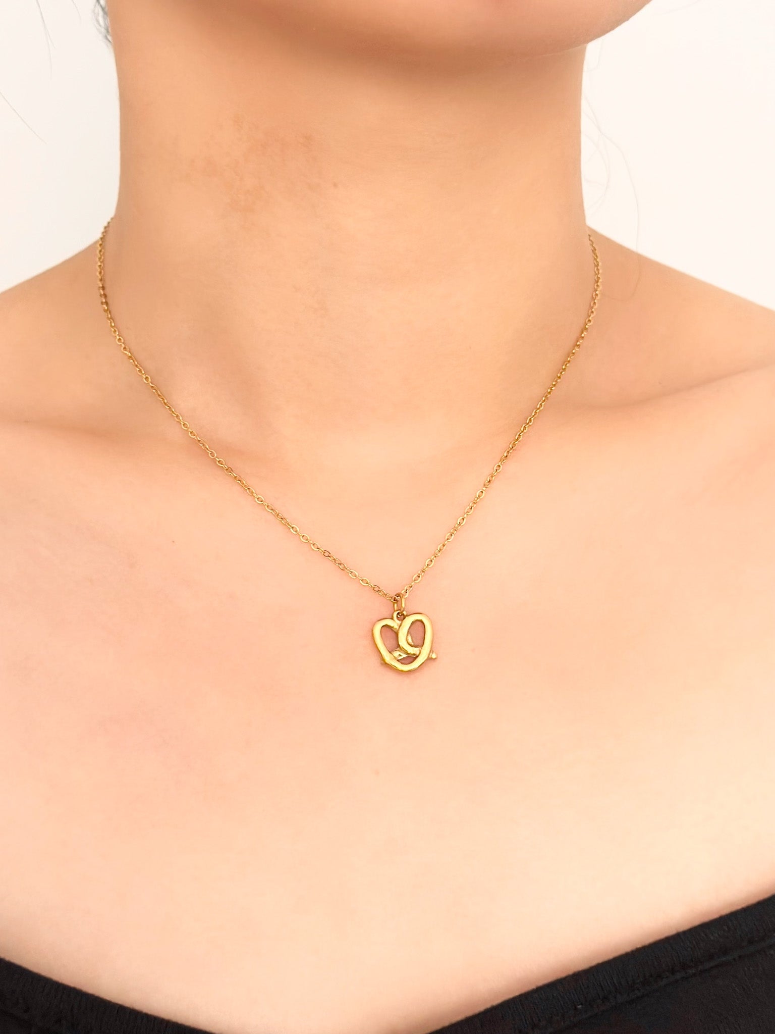 Pretzel Necklace - Jas | Gold necklace - Jas | Perfect On You