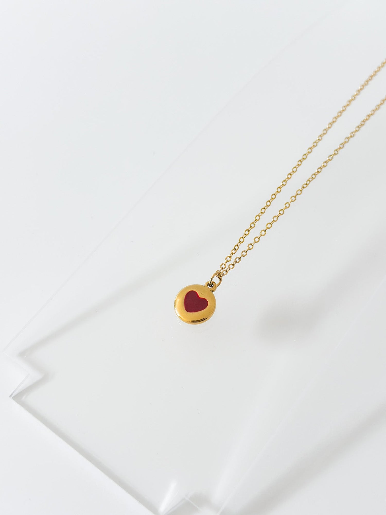 Red Heart Necklace - Jas | Gold necklace - Jas | Perfect On You