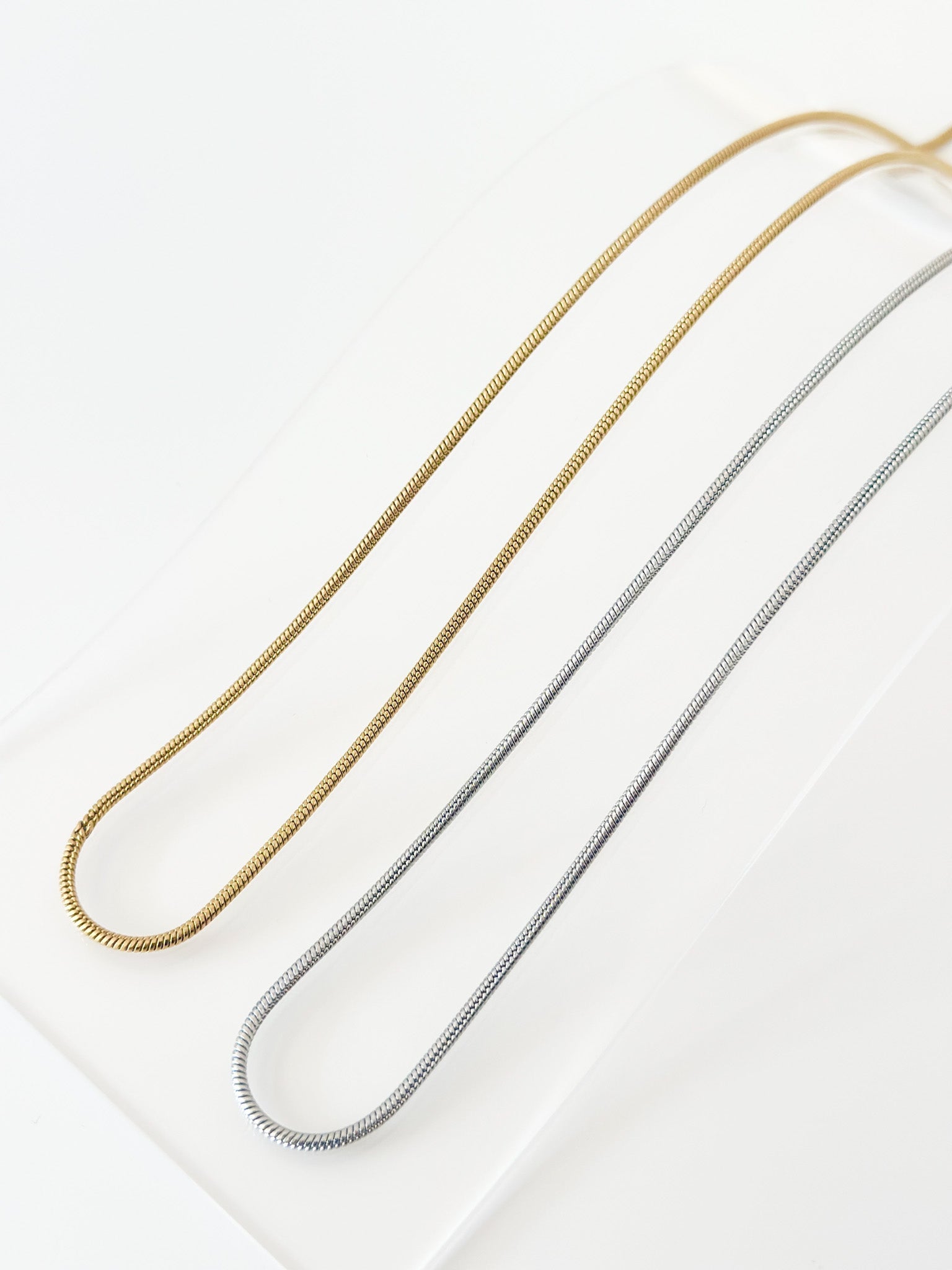 Round Snake Chain Necklace - Jas | Gold & silver necklace - Jas | Perfect On You