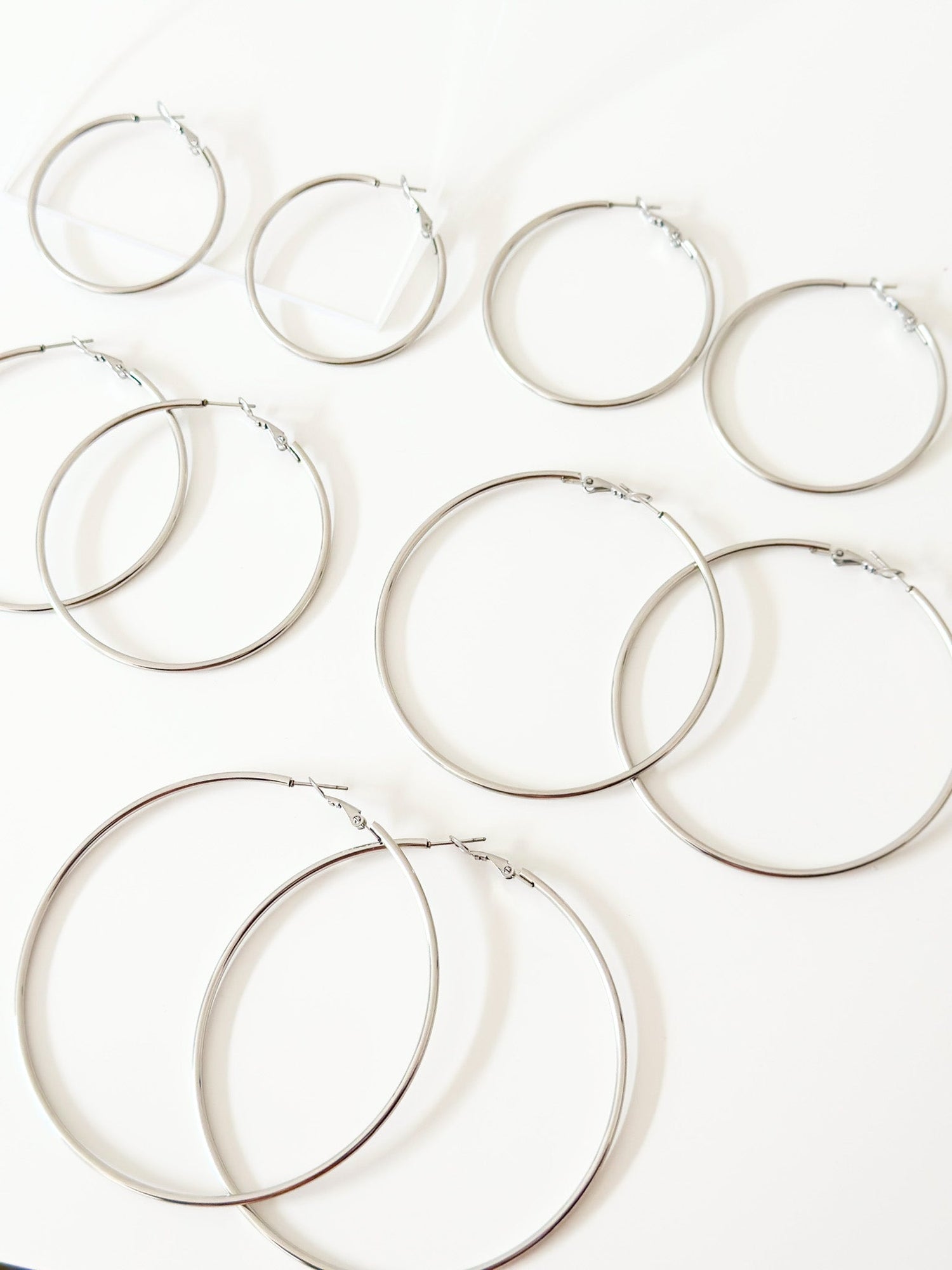 Silver Mira Classic hoops - Jas | Hoop Earrings - Jas | Perfect On You