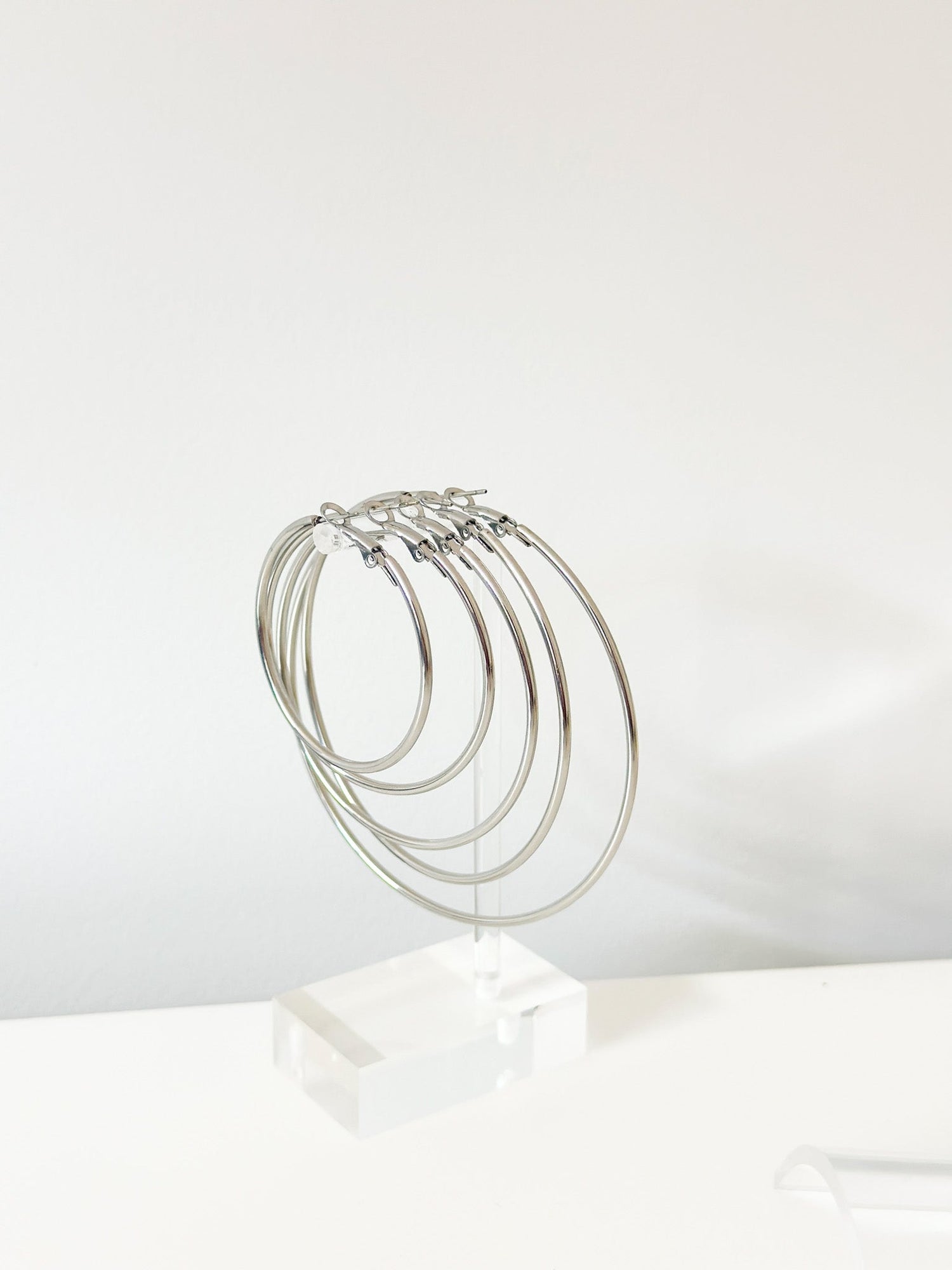 Silver Mira Classic hoops - Jas | Hoop Earrings - Jas | Perfect On You
