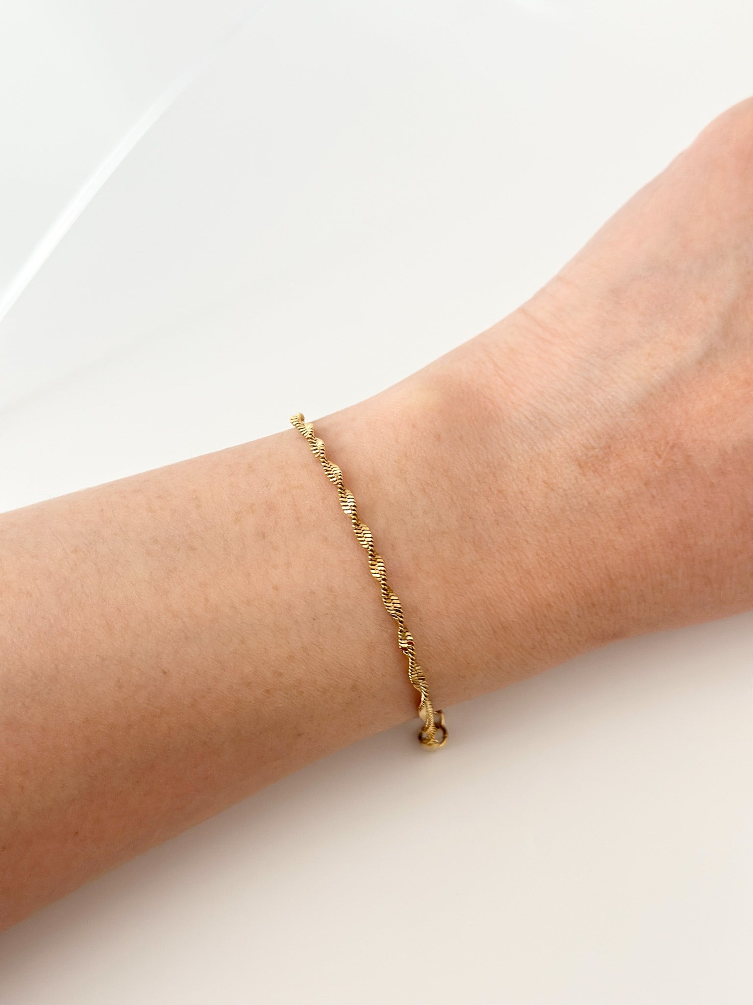 Snake Twist Bracelet - Jas | Gold bracelet - Jas | Perfect On You