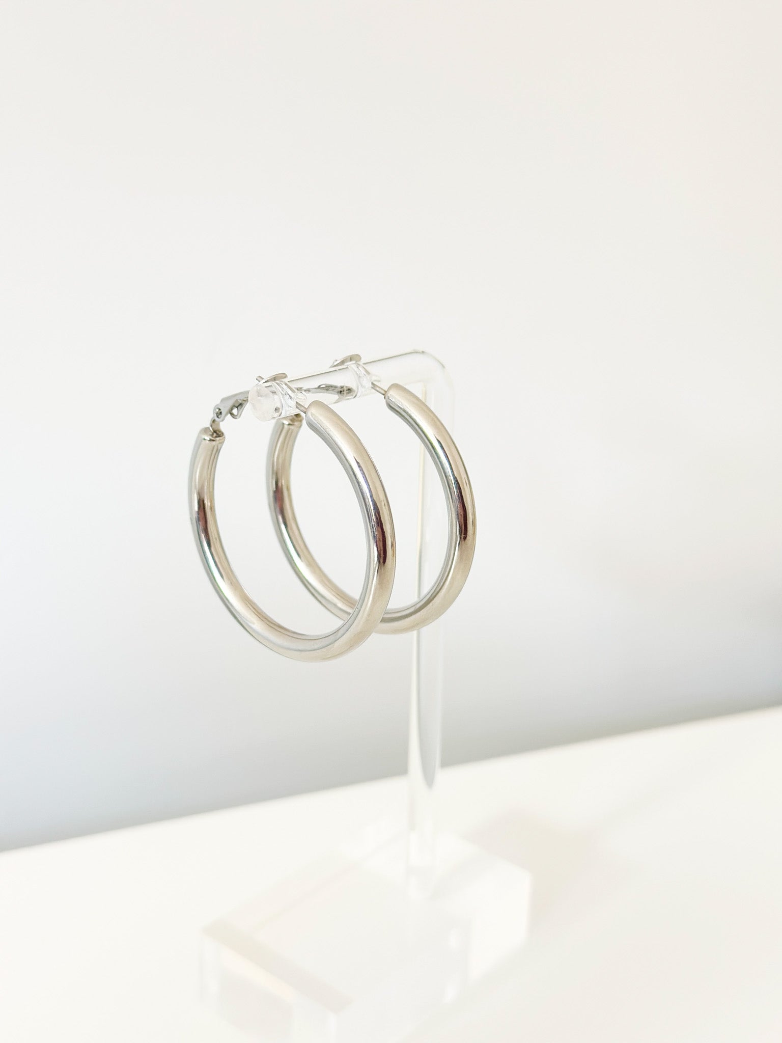 Sora Dome Hoops - Jas | Hoop Earrings - Jas | Perfect On You