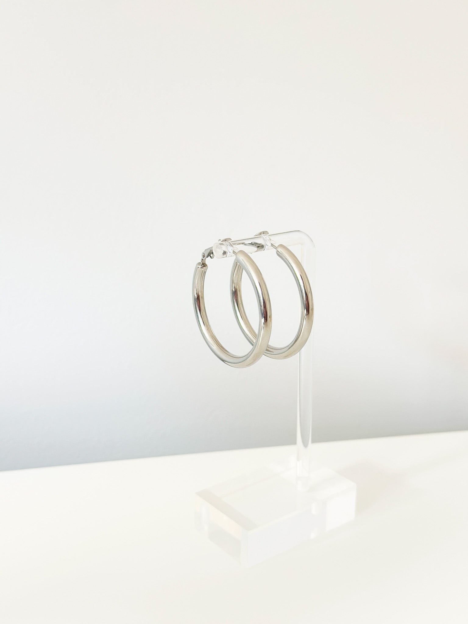 Sora Dome Hoops - Jas | Hoop Earrings - Jas | Perfect On You