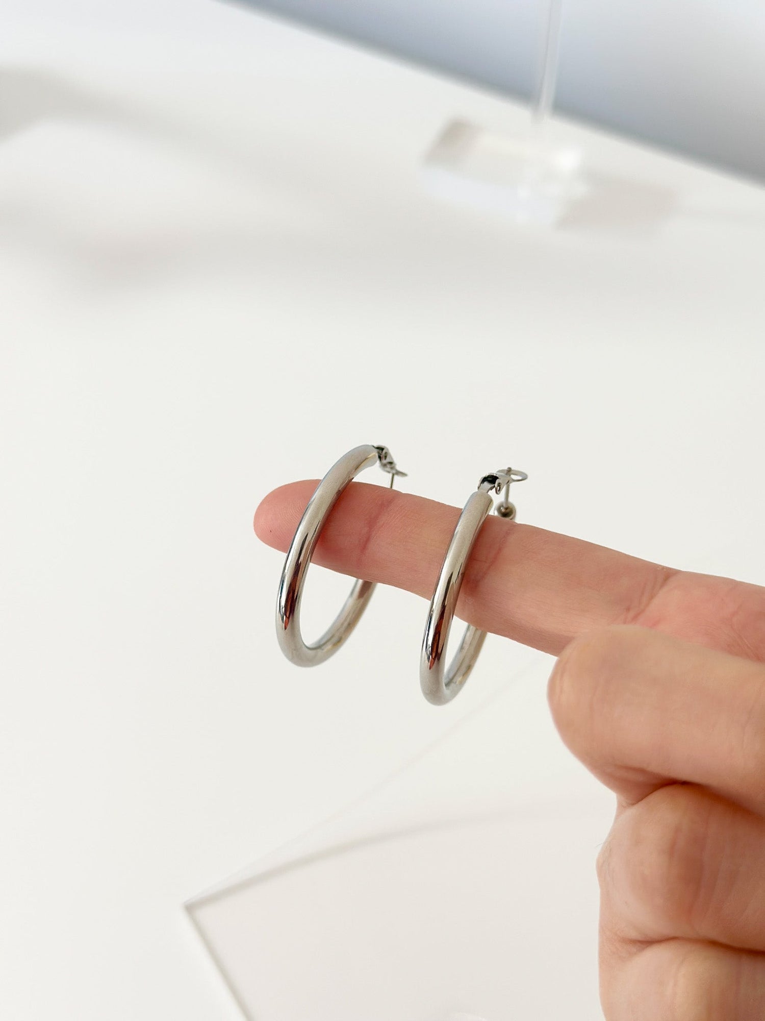 Sora Dome Hoops - Jas | Hoop Earrings - Jas | Perfect On You