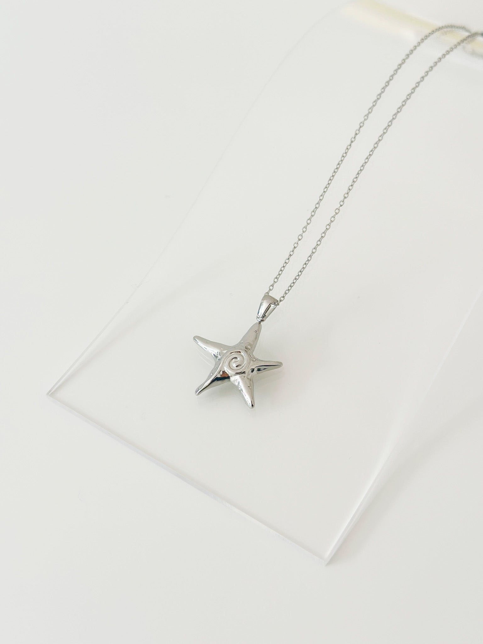 Spiral Sun Pendant Necklace - Jas | Gold & silver necklace - Jas | Perfect On You