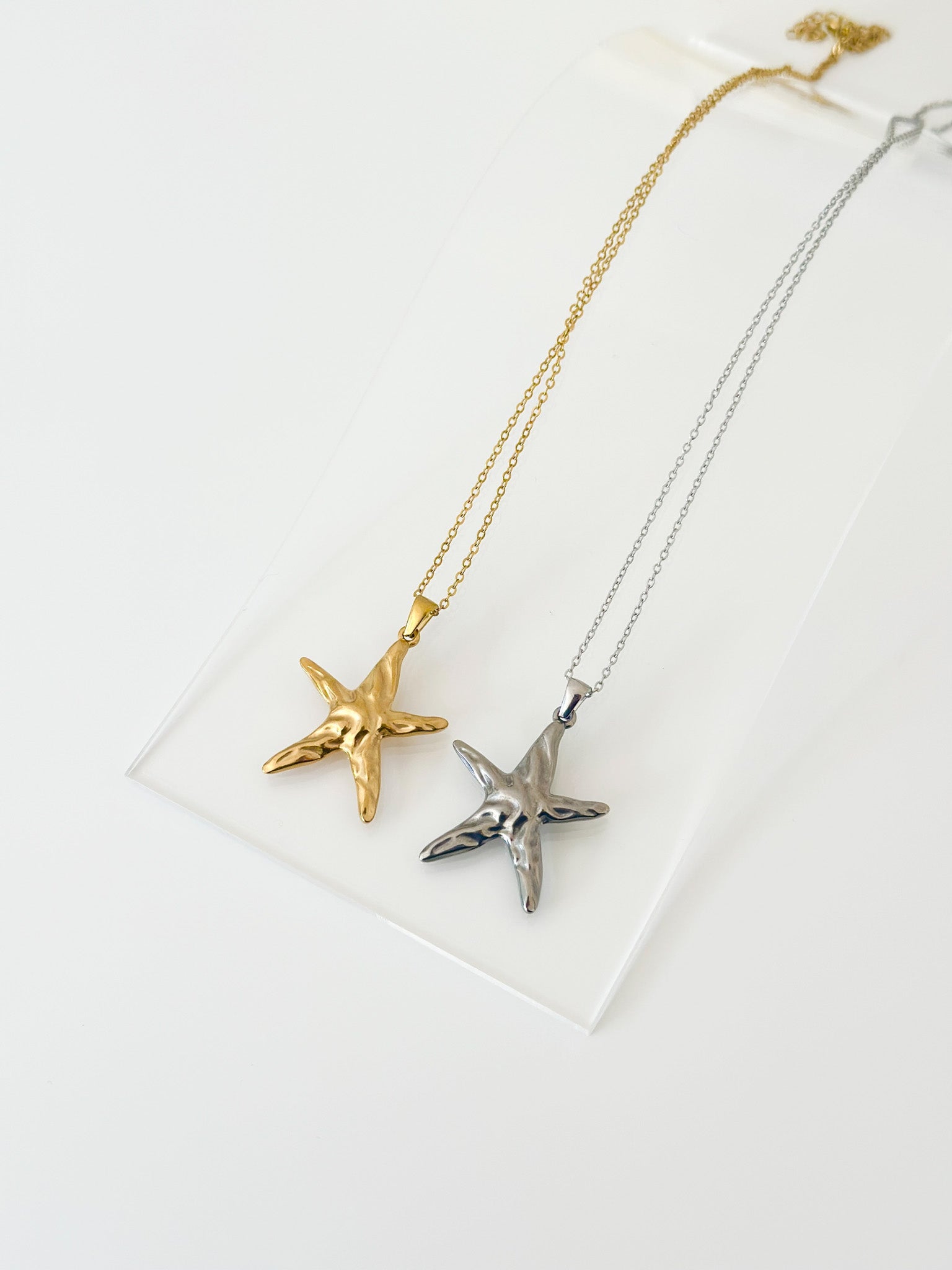 Textured Starfish Pendant Necklace - Jas | Gold & silver necklace - Jas | Perfect On You