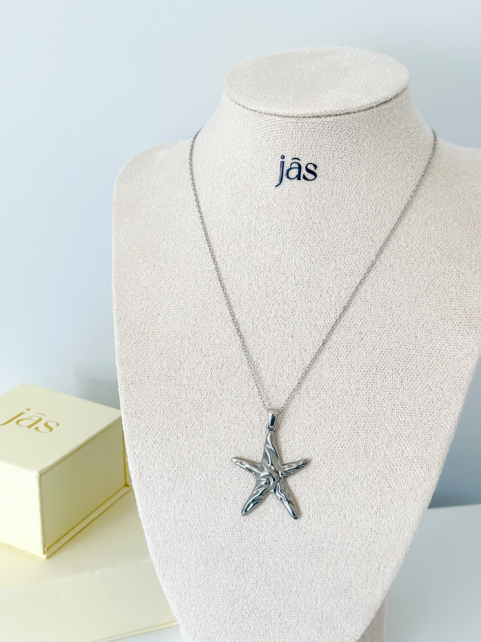 Textured Starfish Pendant Necklace - Jas | Gold & silver necklace - Jas | Perfect On You