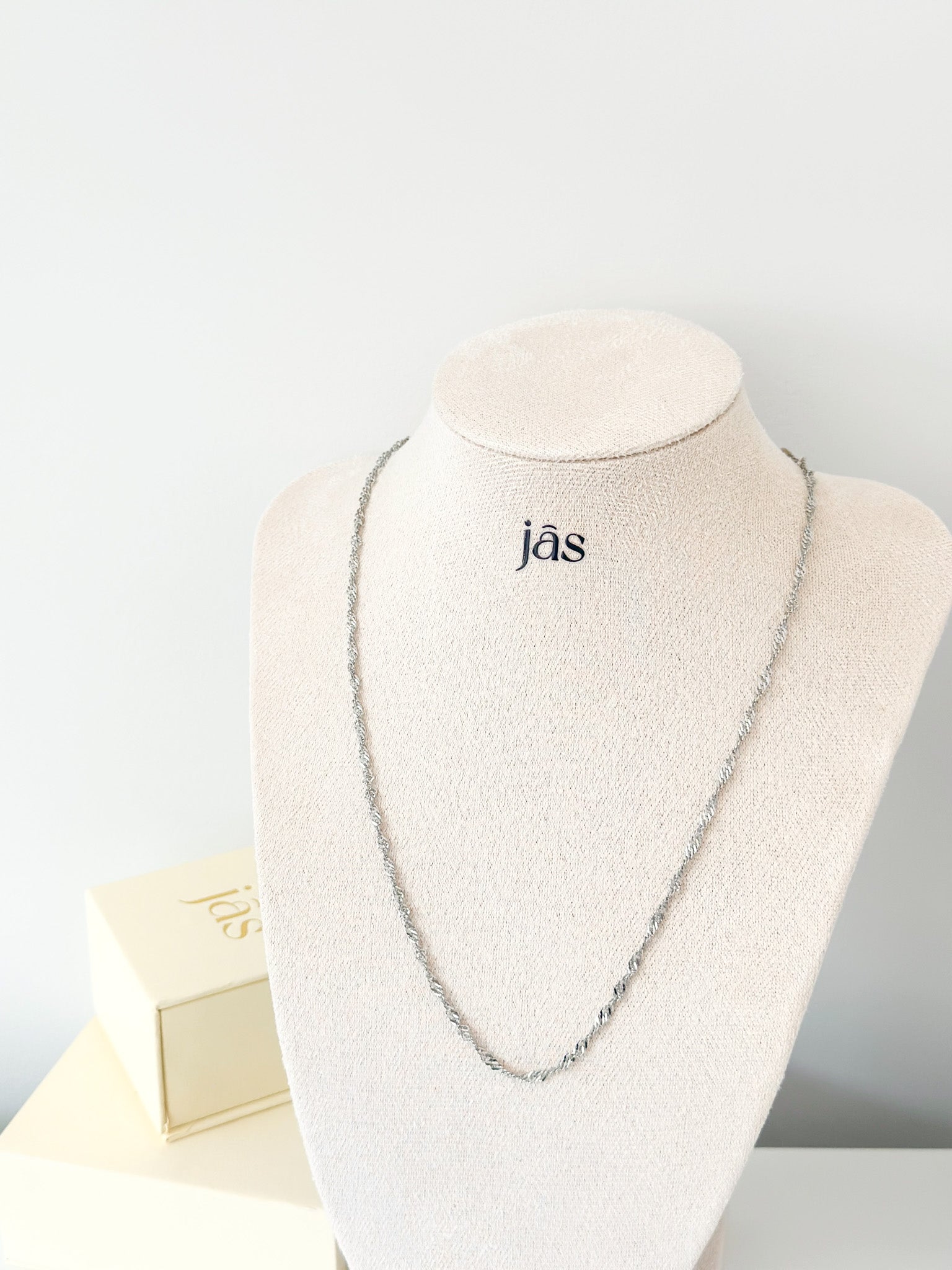 Twist Chain Necklace - Jas | Gold & silver necklace - Jas | Perfect On You