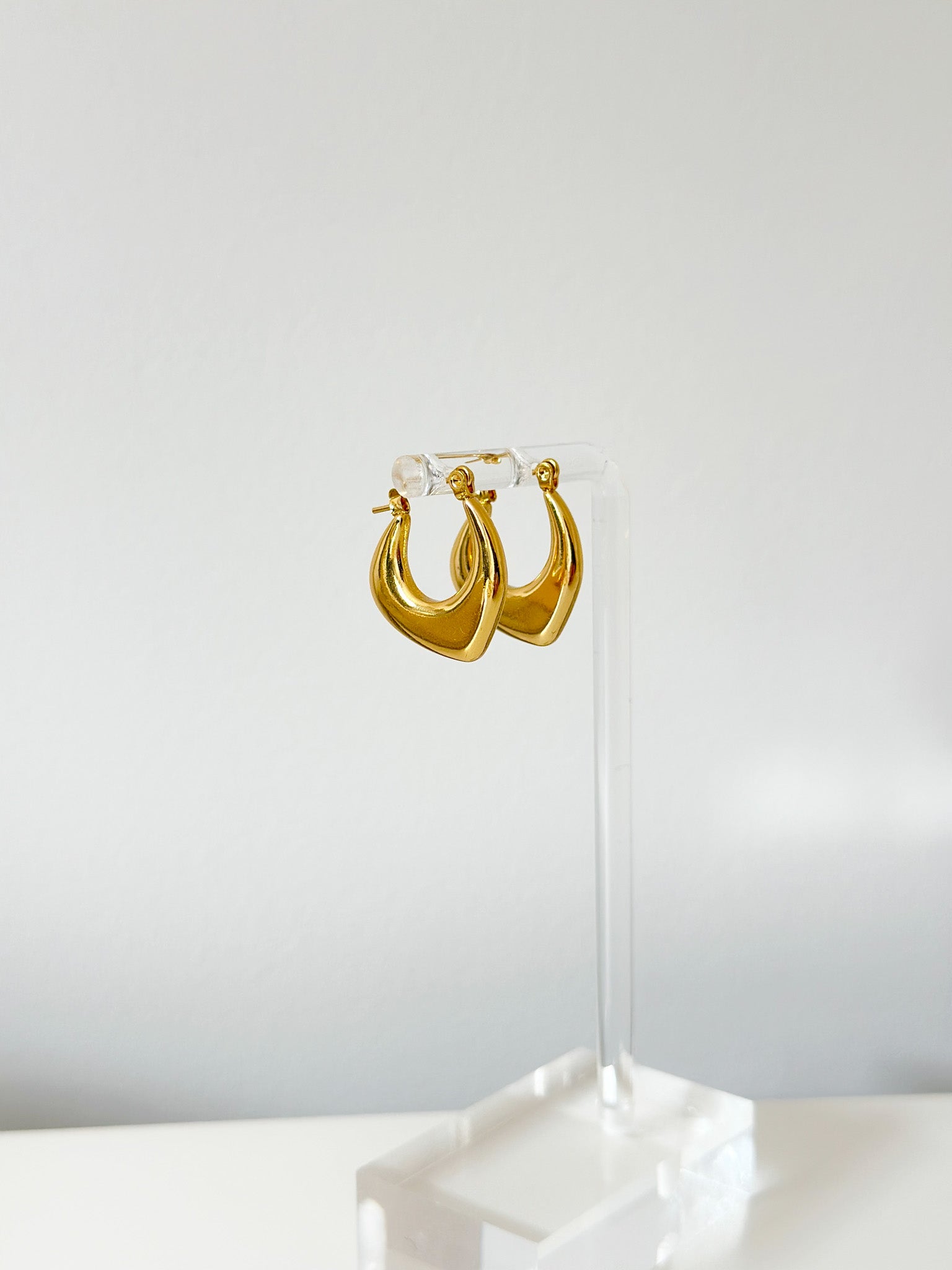 Velvet Glow - Jas | Hoop Earrings - Jas | Perfect On You