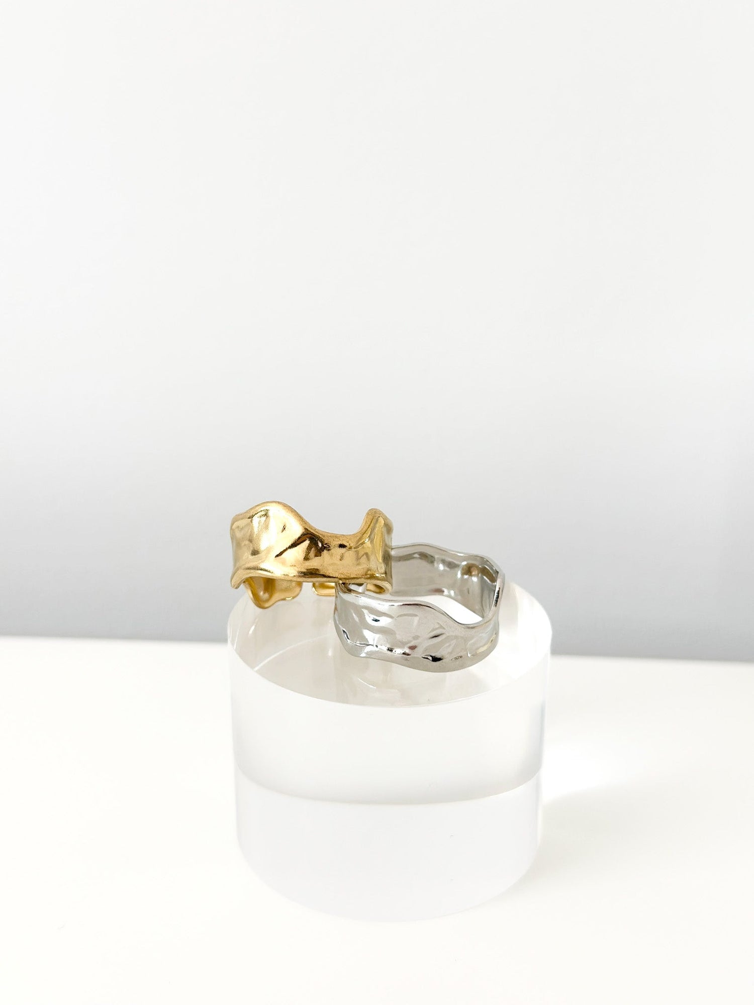 Wave Whisper Ring - Jas | Gold & silver ring - Jas | Perfect On You