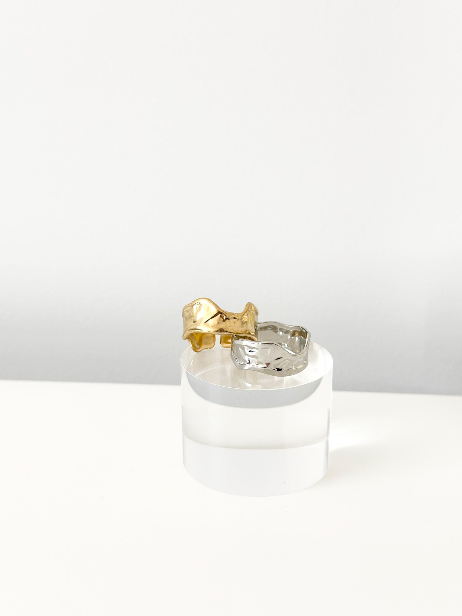 Wave Whisper Ring - Jas | Gold & silver ring - Jas | Perfect On You